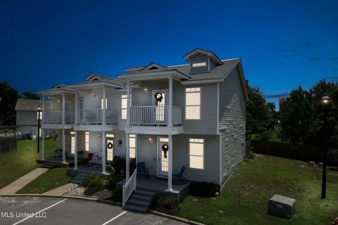 Townhouse in Gulfport MS 1205 Century Oaks Drive.jpg