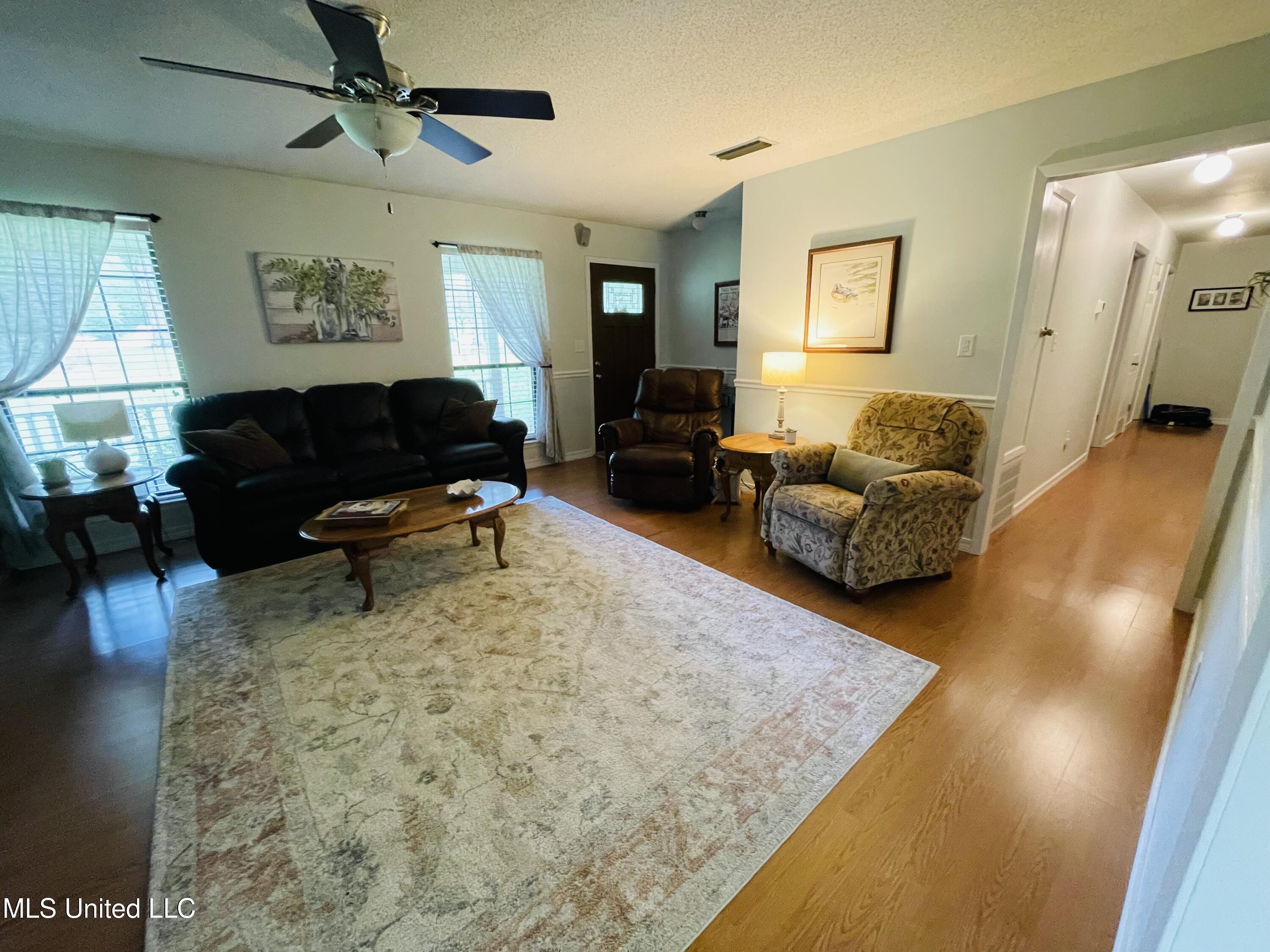 6324 Country Lane, Moss Point, Mississippi image 4