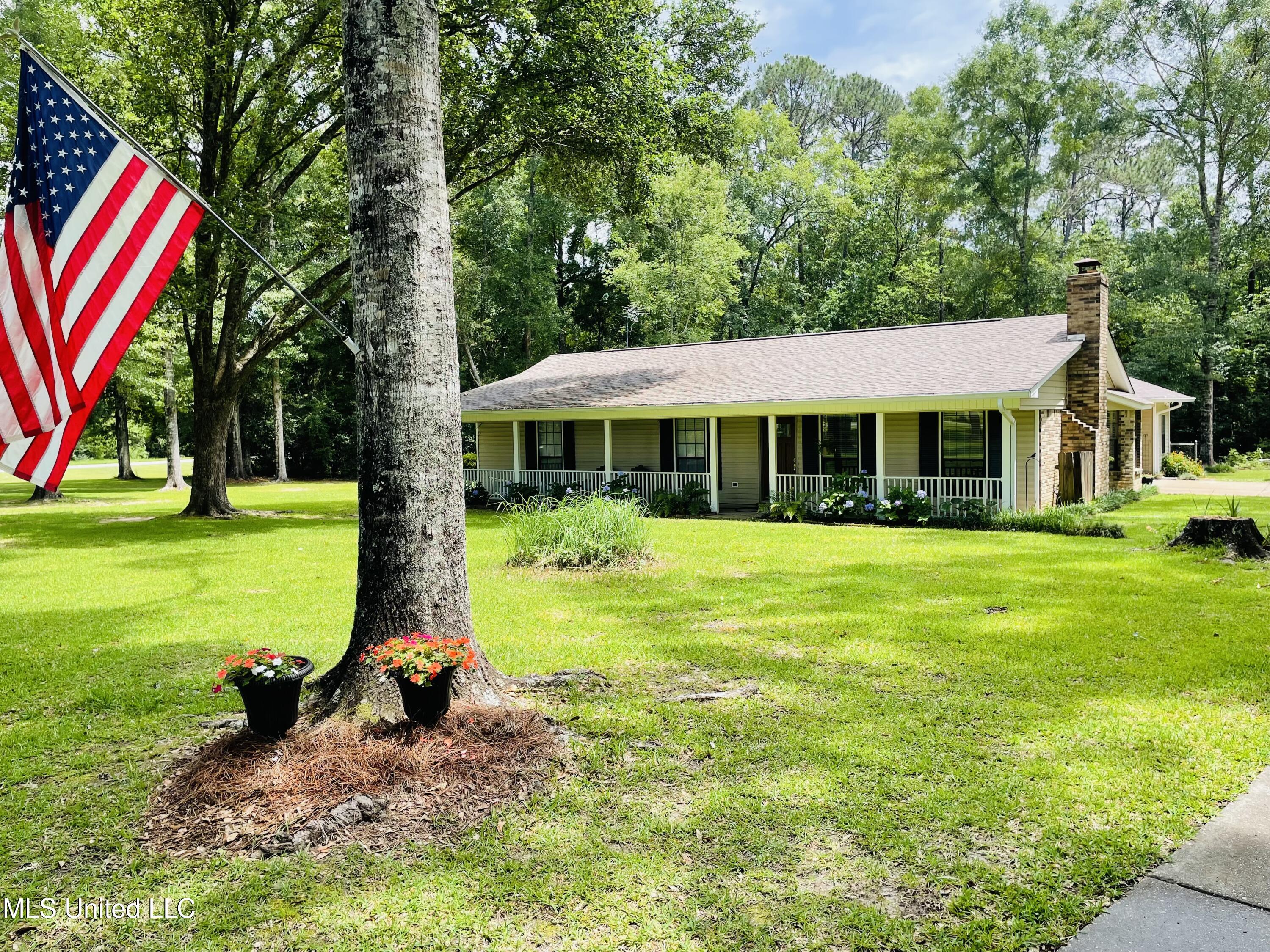 6324 Country Lane, Moss Point, Mississippi image 1