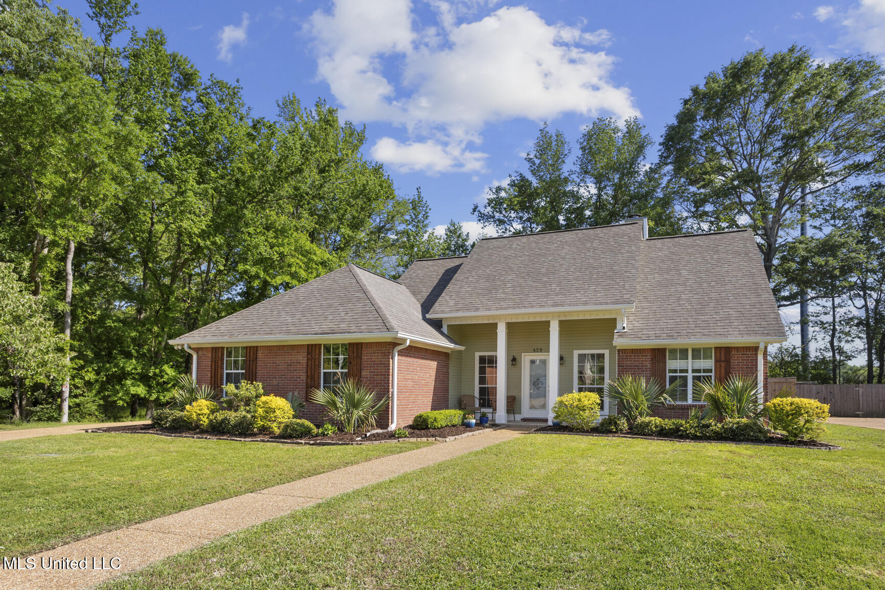 459 Brookstone Drive, Madison, Mississippi image 1