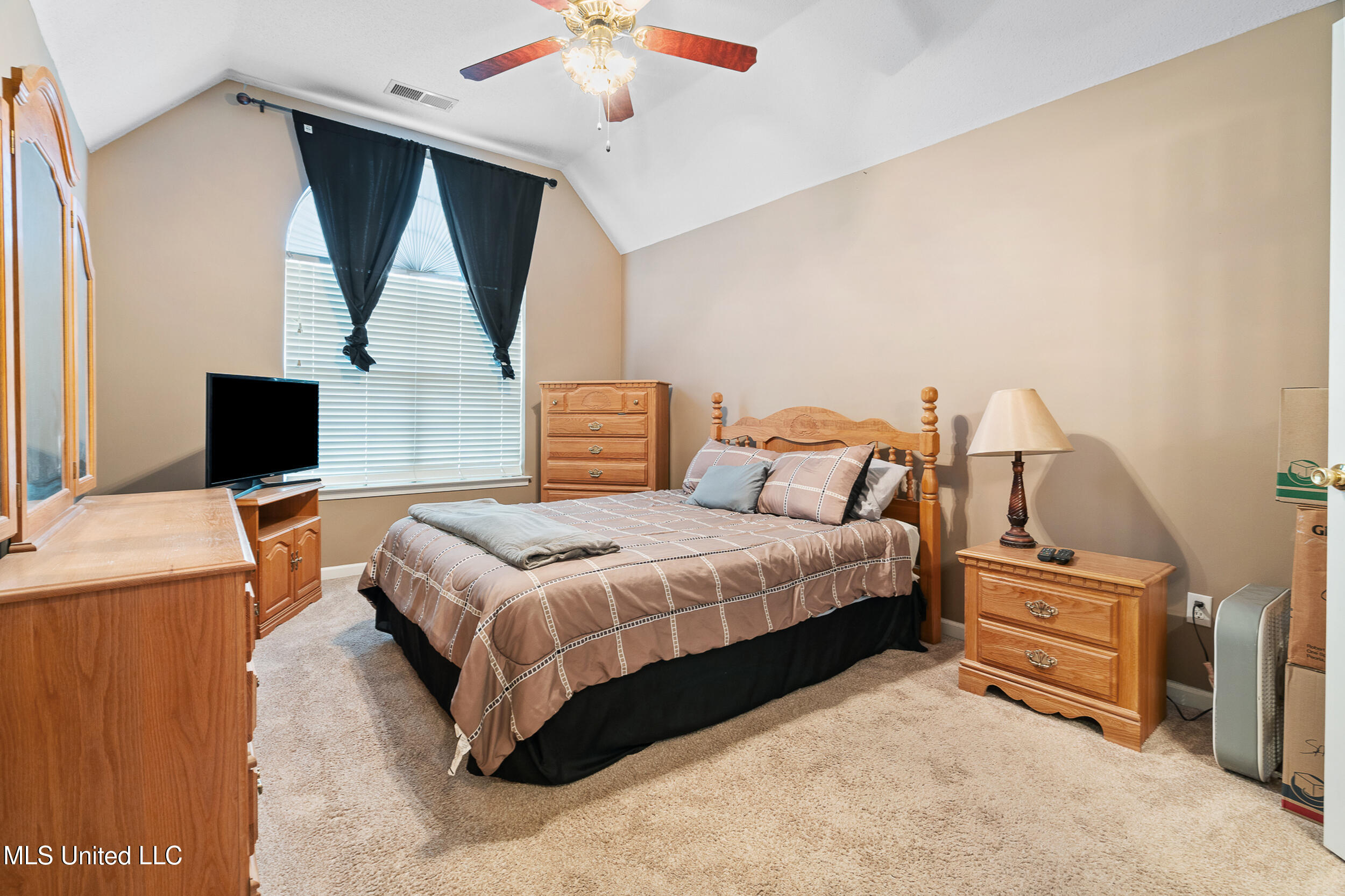 8486 Clubview Drive, Olive Branch, Mississippi image 7