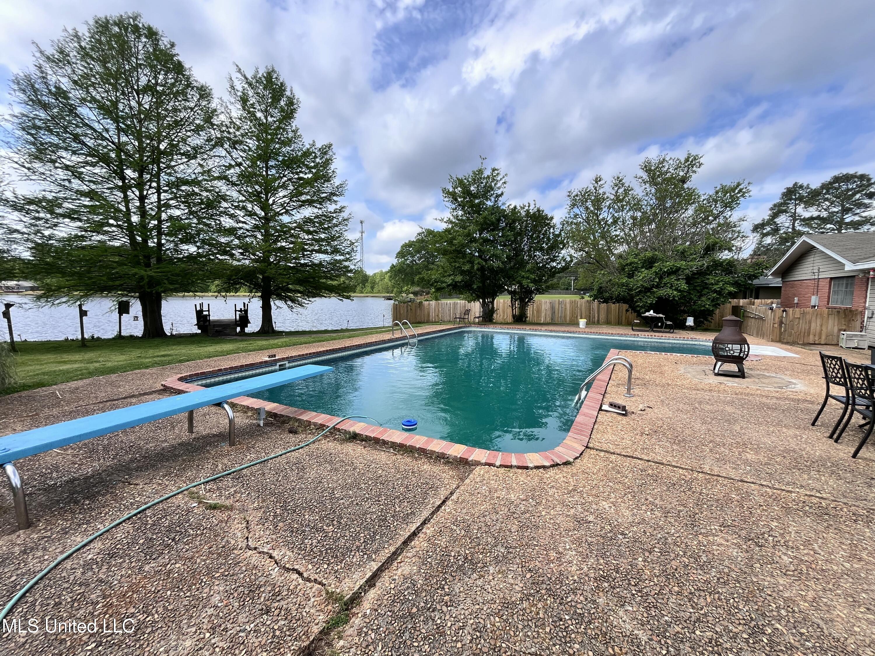349 Swan Lake Drive, Jackson, Mississippi image 11
