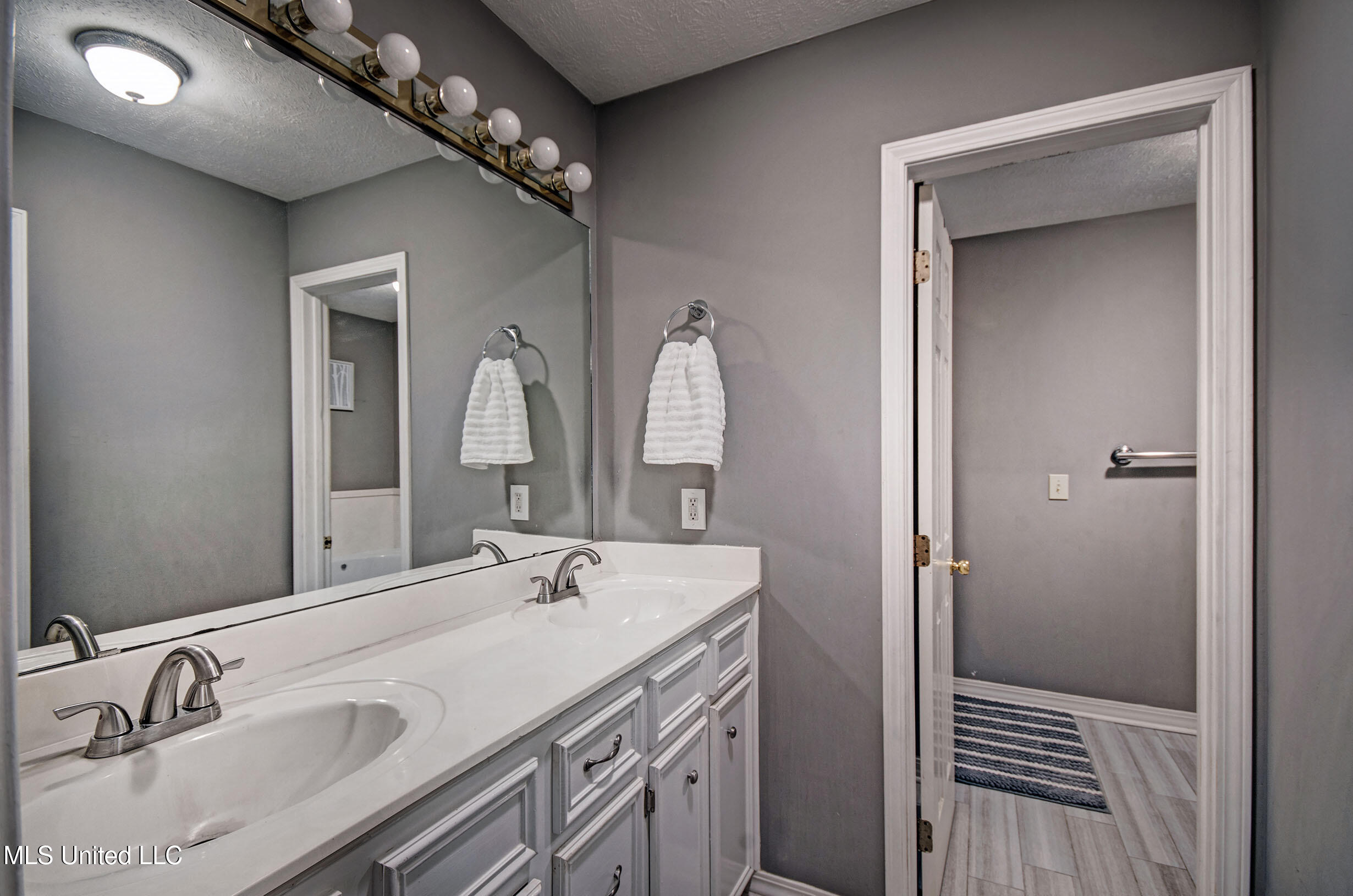 4 Piedmont Cove, Brandon, Mississippi image 11