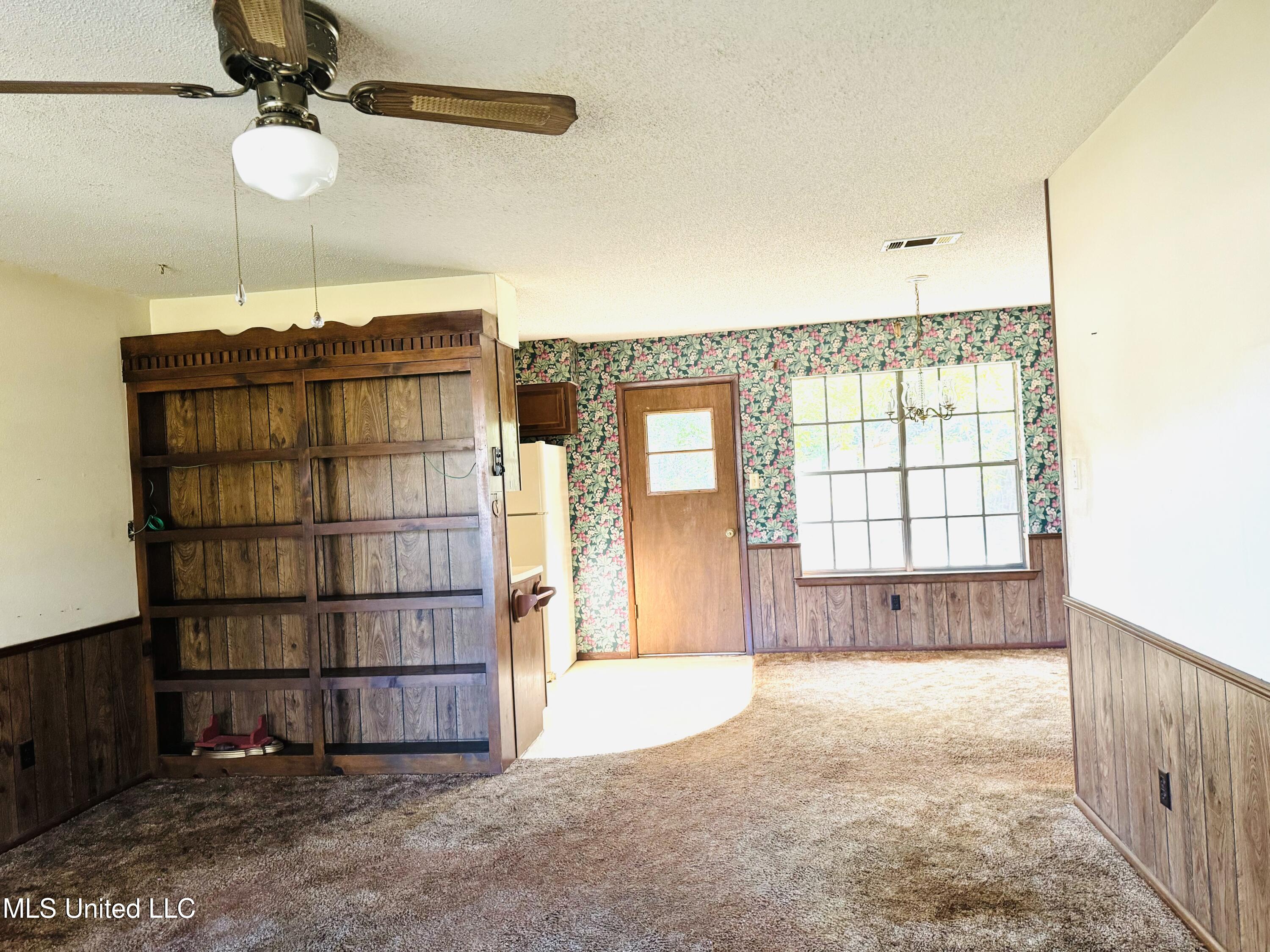 11025 Valley Forge Road, Moss Point, Mississippi image 4