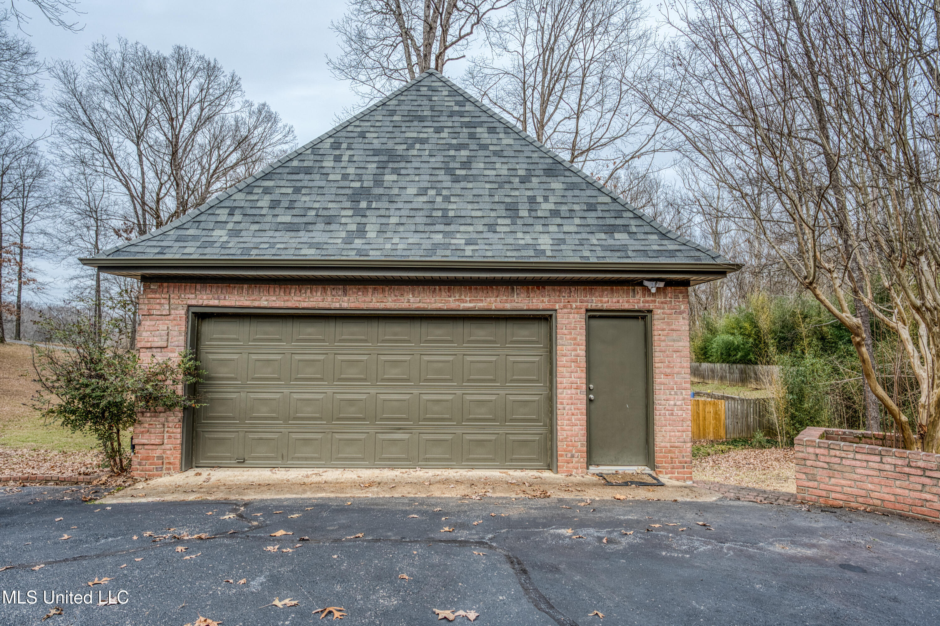 6686 Hunters Glen, Southaven, Mississippi image 33