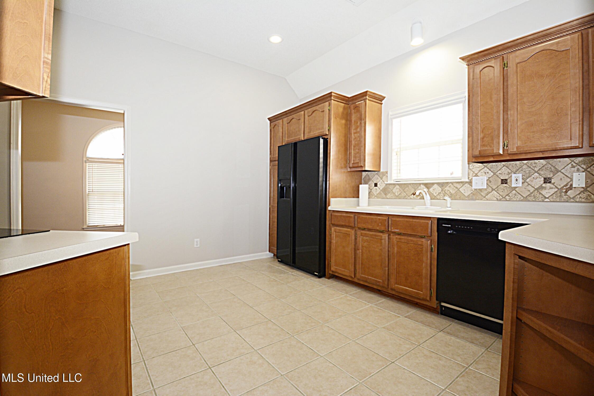 1036 Warwick Place, Southaven, Mississippi image 15