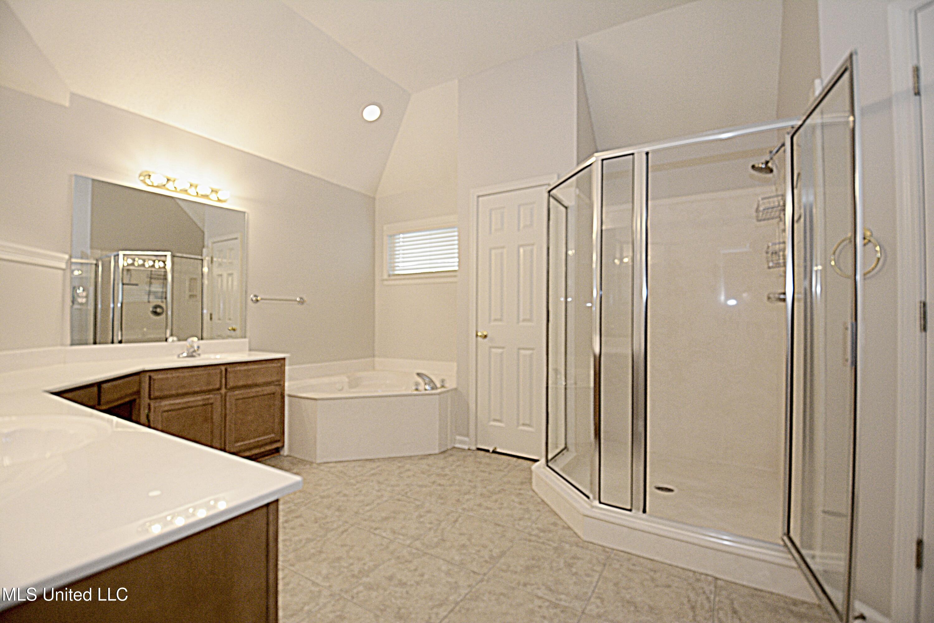 1036 Warwick Place, Southaven, Mississippi image 22