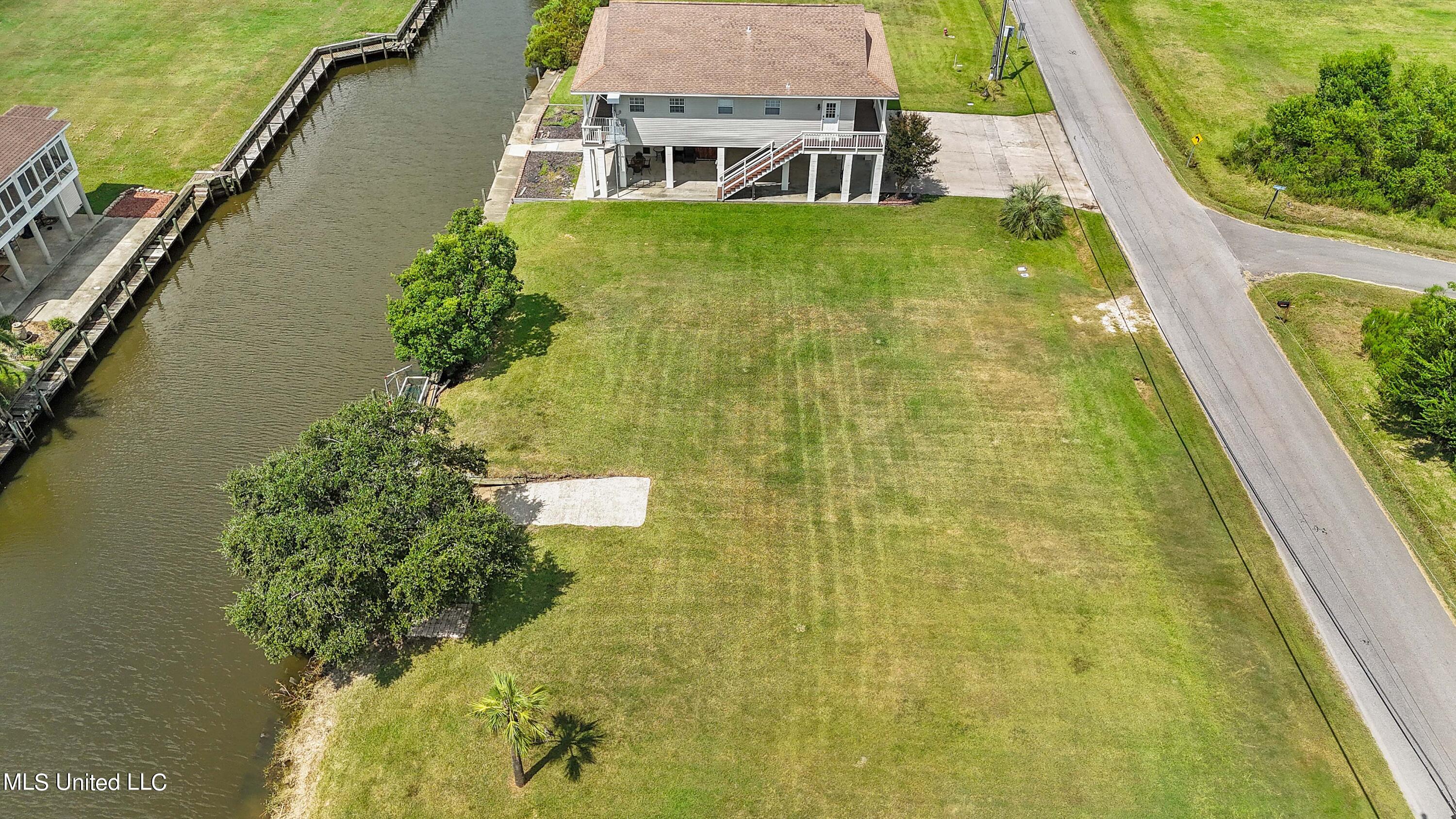 11236 Jordan River Drive, Bay Saint Louis, Mississippi image 3