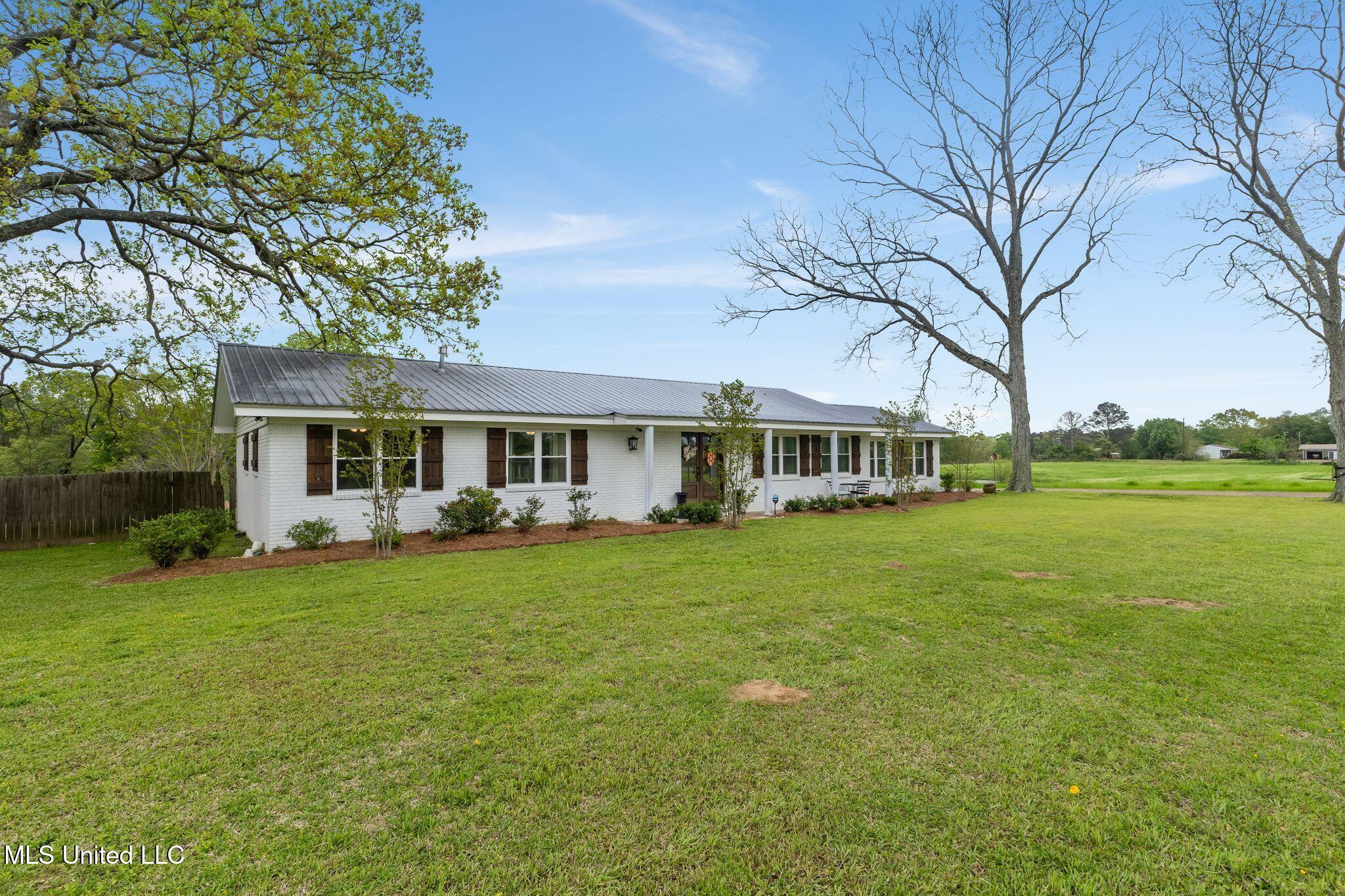 708 Mt Pleasant Road, Mount Olive, Mississippi image 4