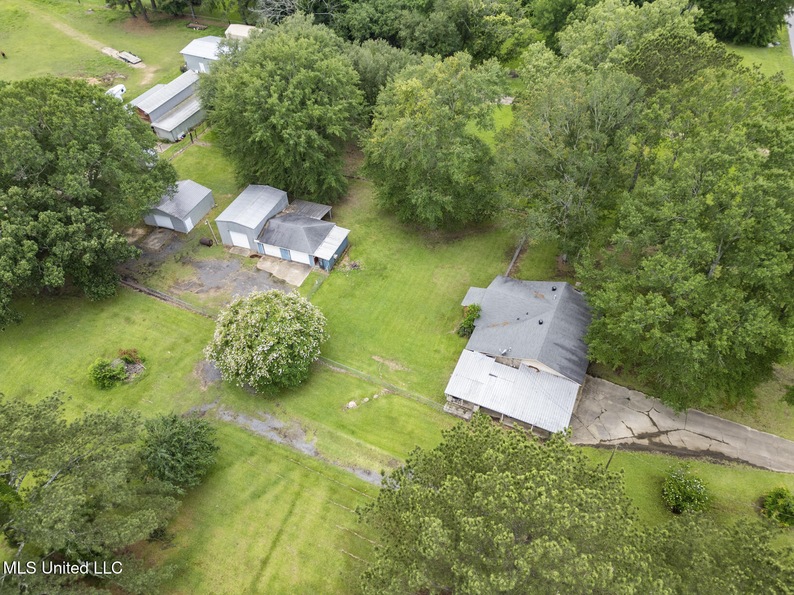 201 Poplar Street, Florence, Mississippi image 2