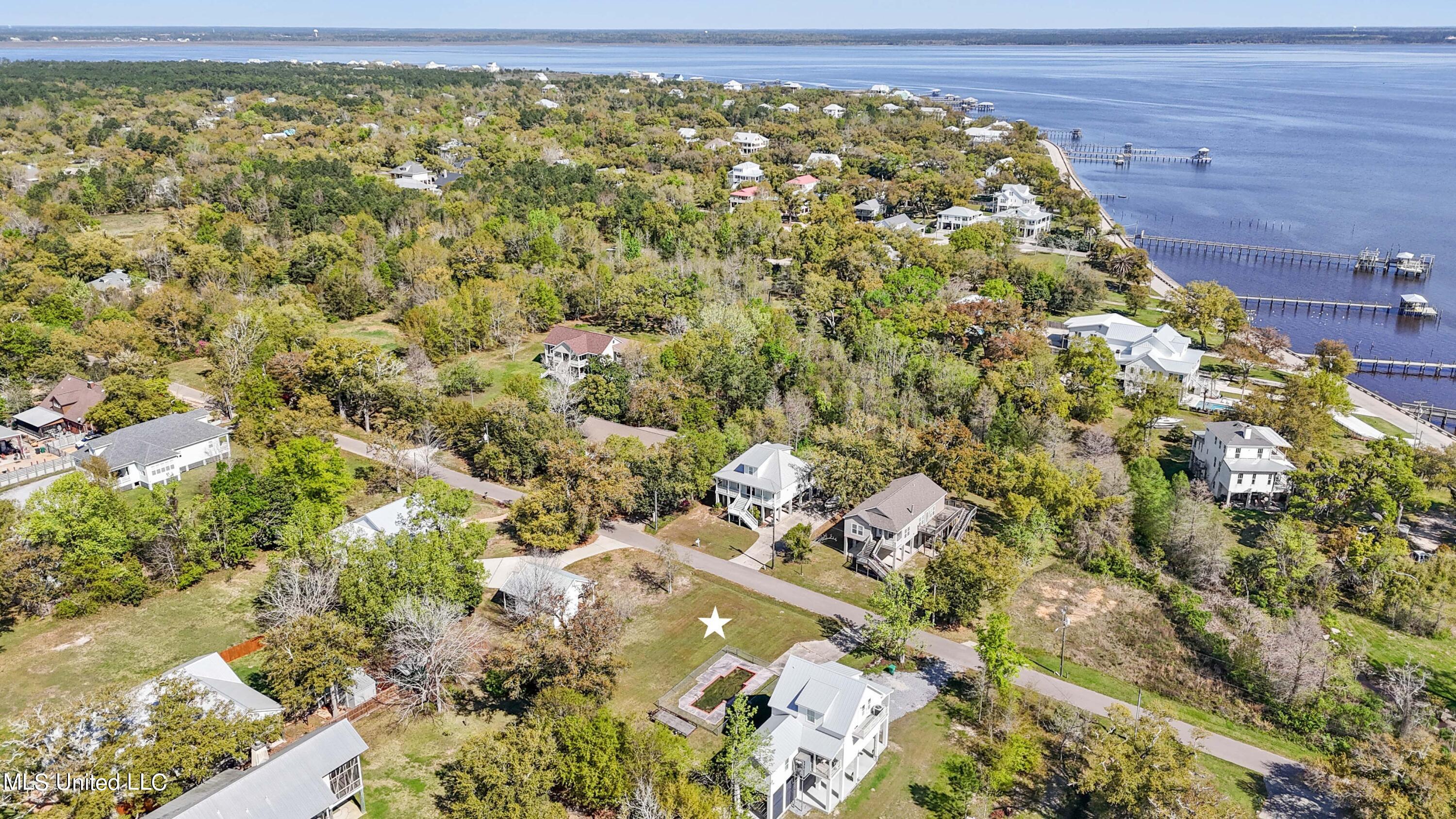 112 Leopold Street, Bay Saint Louis, Mississippi image 11