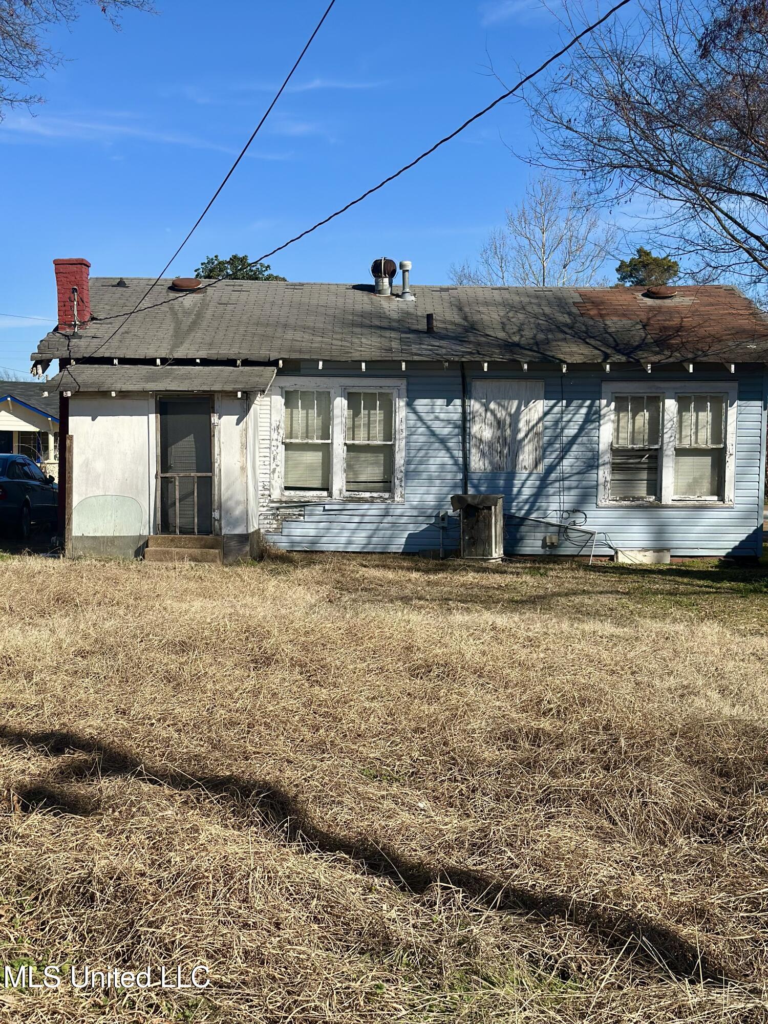 1208 Dewey Street, Greenwood, Mississippi image 5