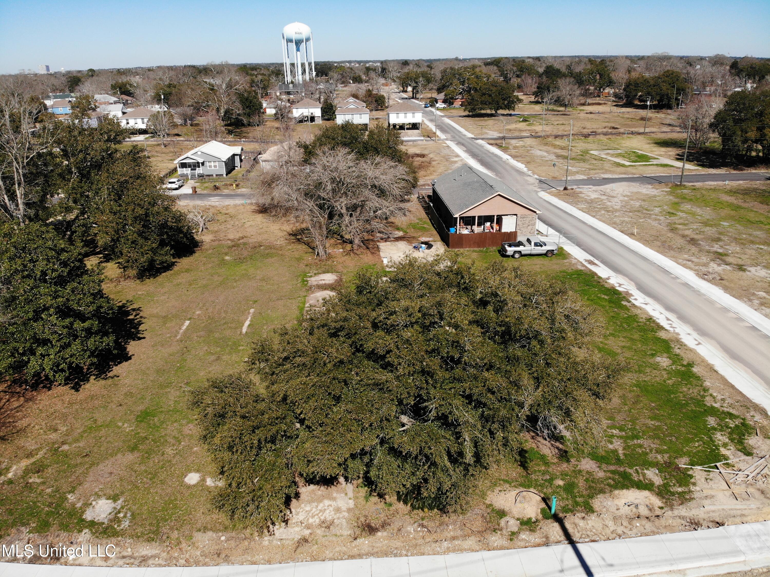 404 Howard Avenue, Biloxi, Mississippi image 3