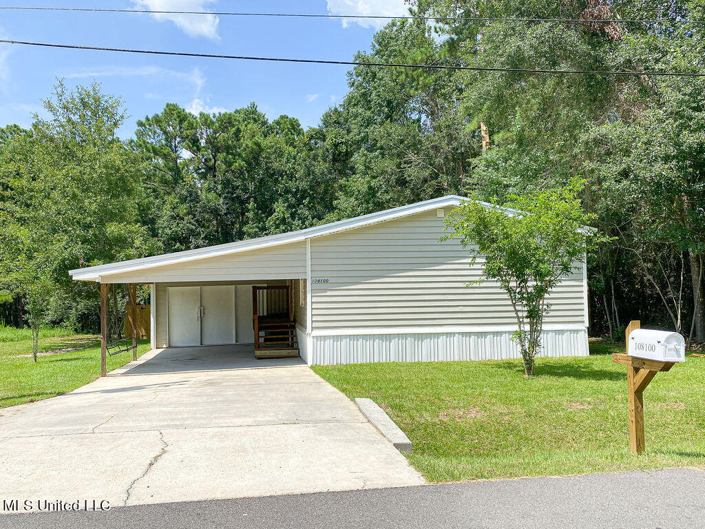 108100 Koloa Street, Diamondhead, Mississippi image 2