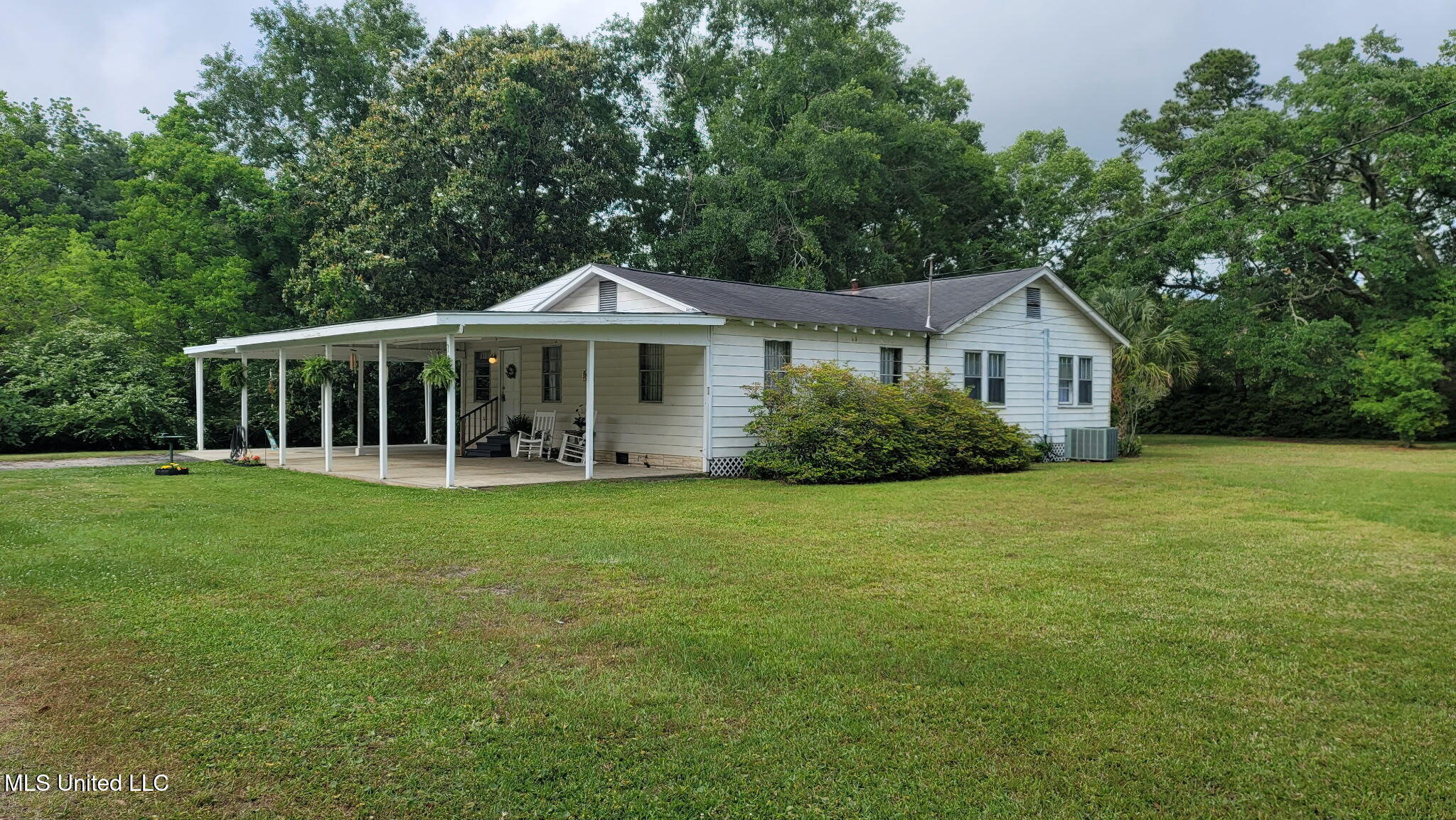 668 N Seal Avenue, Long Beach, Mississippi image 1