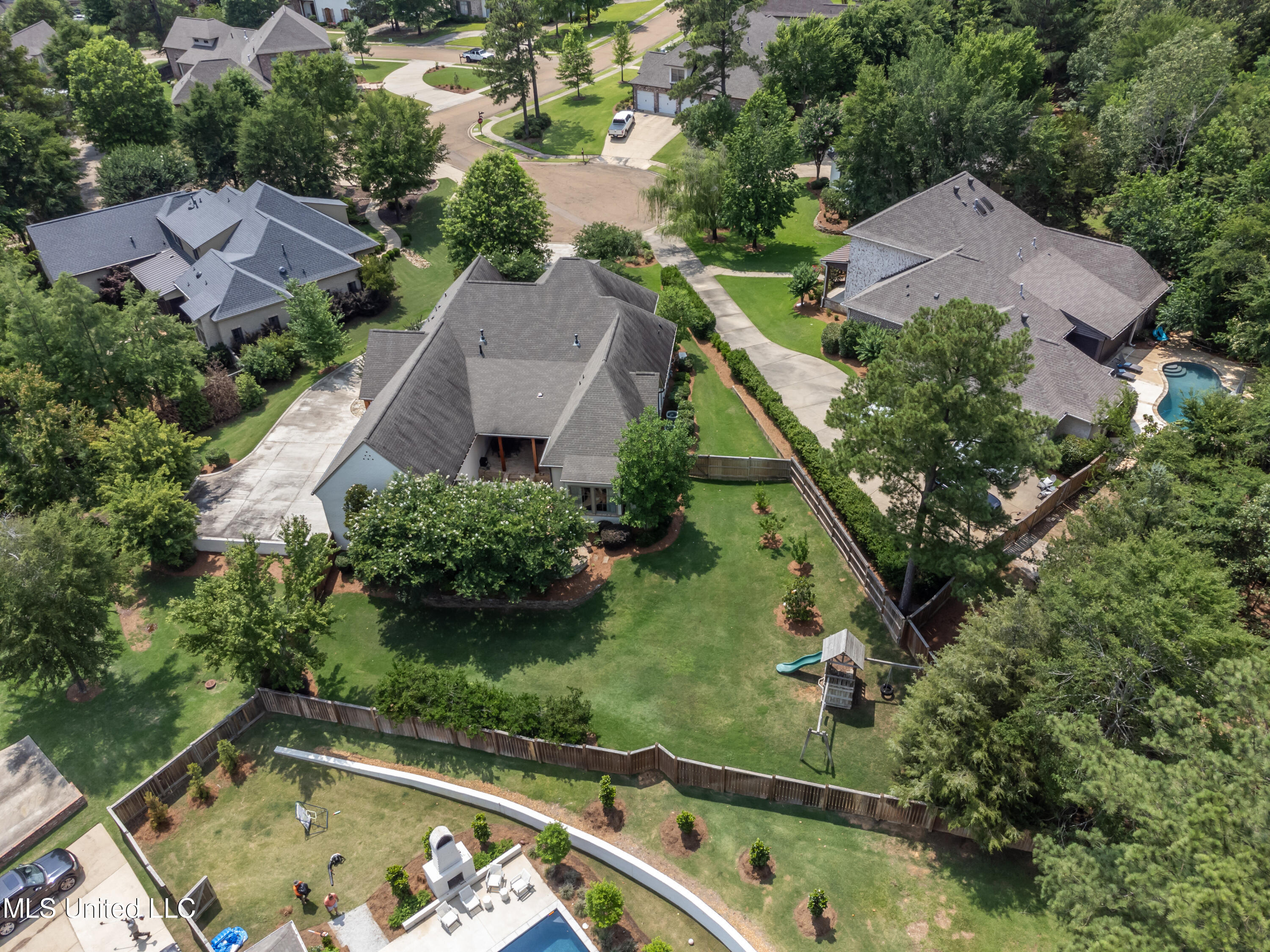 Madison, Mississippi 39110, United States, 4 Bedrooms Bedrooms, ,3 BathroomsBathrooms,Residential,Pending,86295