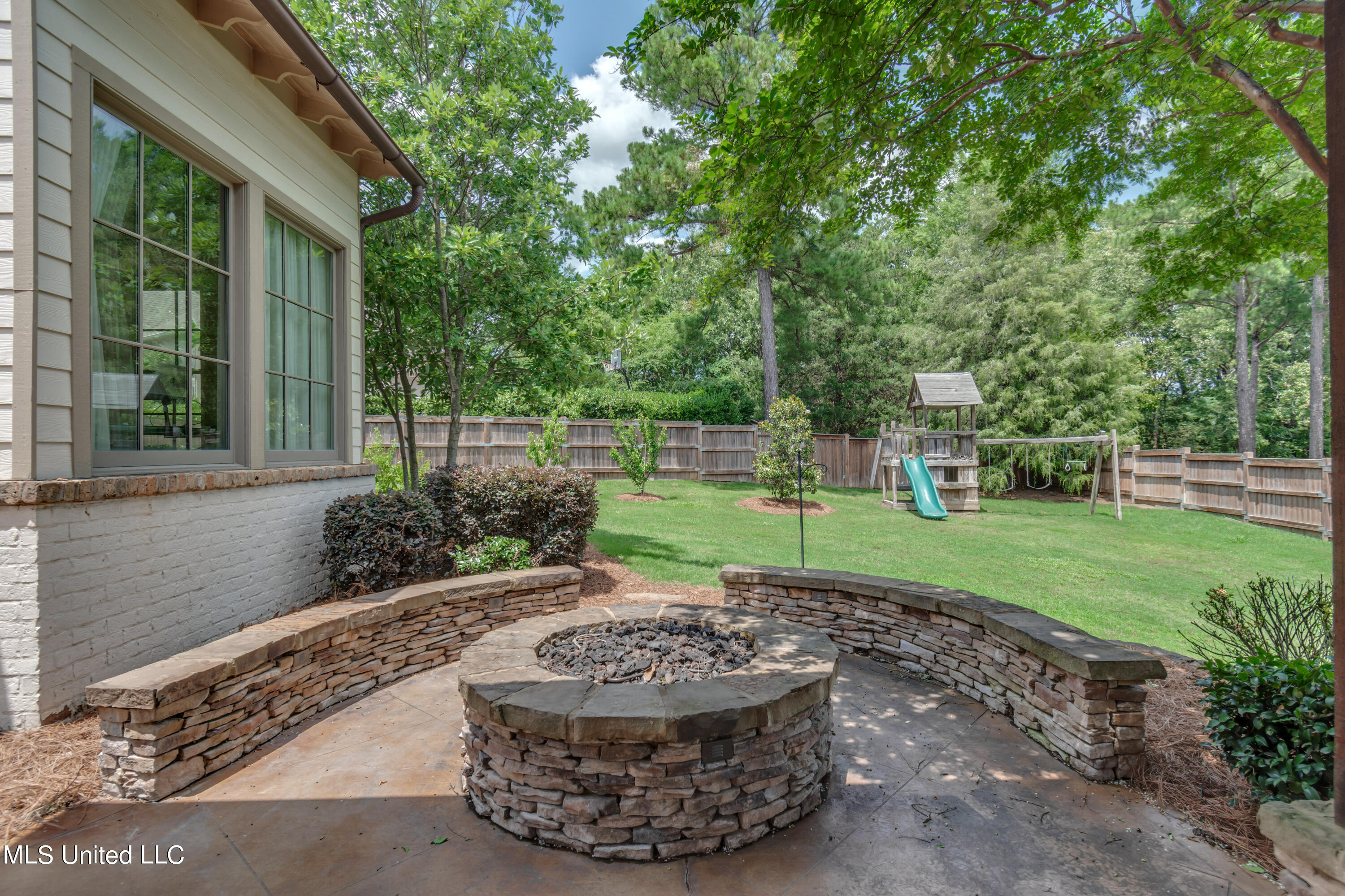 Madison, Mississippi 39110, United States, 4 Bedrooms Bedrooms, ,3 BathroomsBathrooms,Residential,Pending,86295