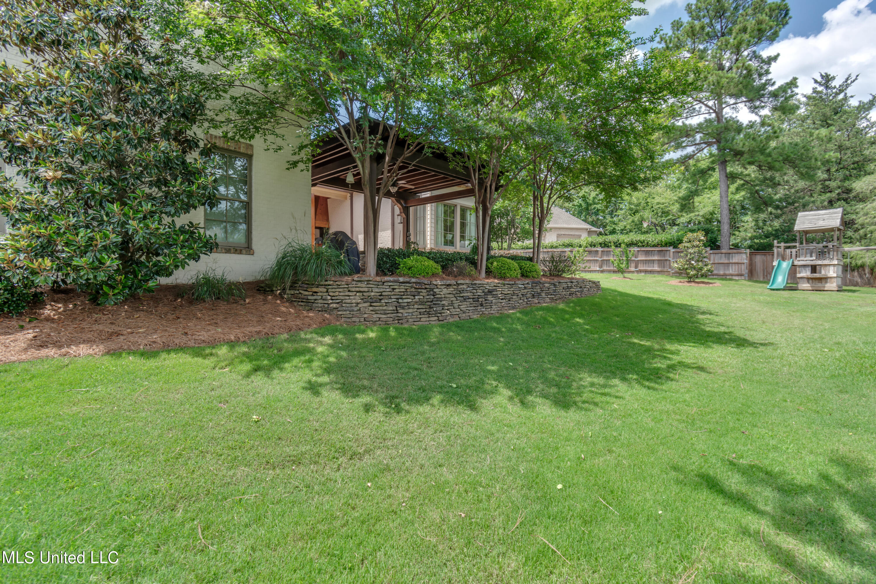 Madison, Mississippi 39110, United States, 4 Bedrooms Bedrooms, ,3 BathroomsBathrooms,Residential,Pending,86295