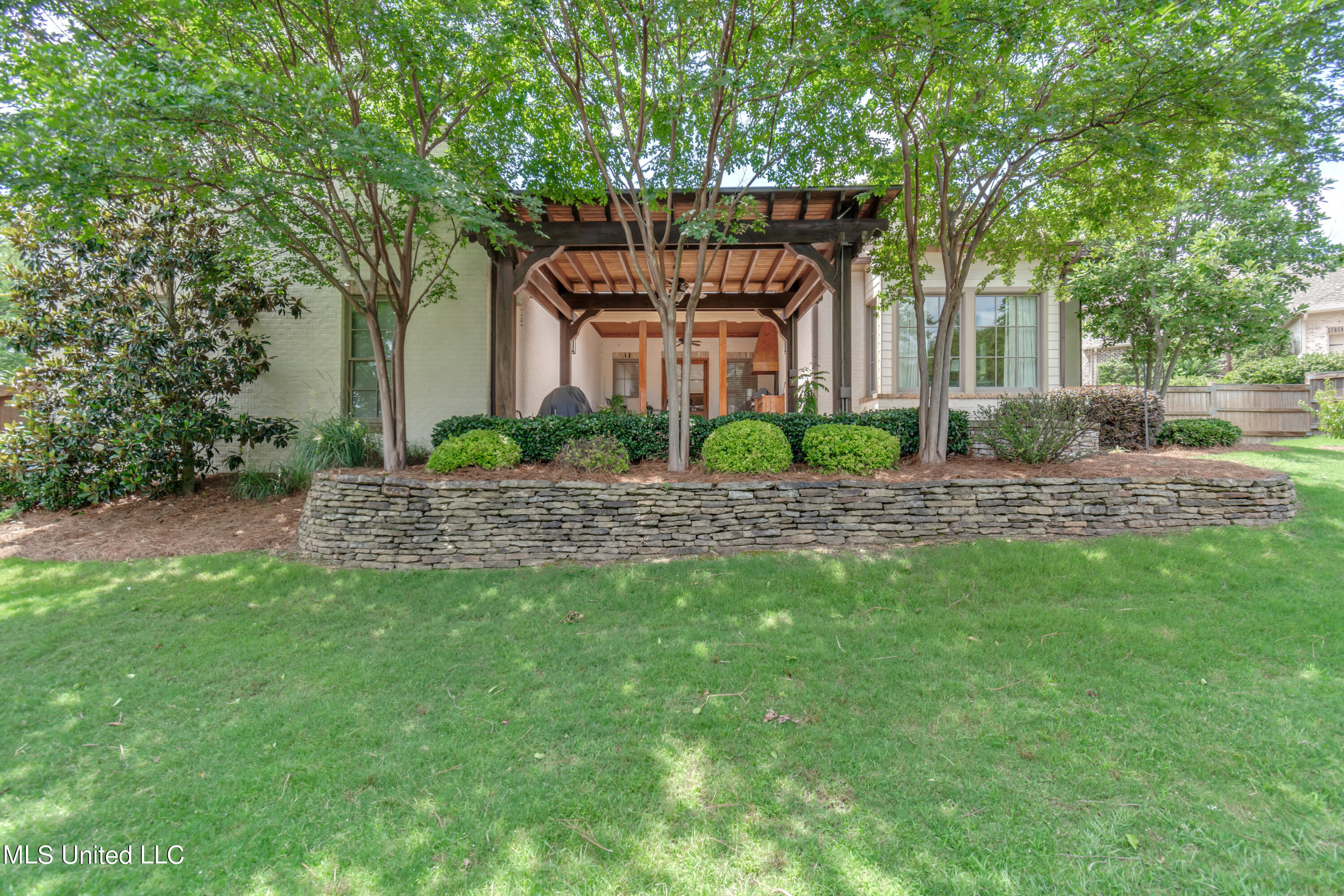 Madison, Mississippi 39110, United States, 4 Bedrooms Bedrooms, ,3 BathroomsBathrooms,Residential,Pending,86295