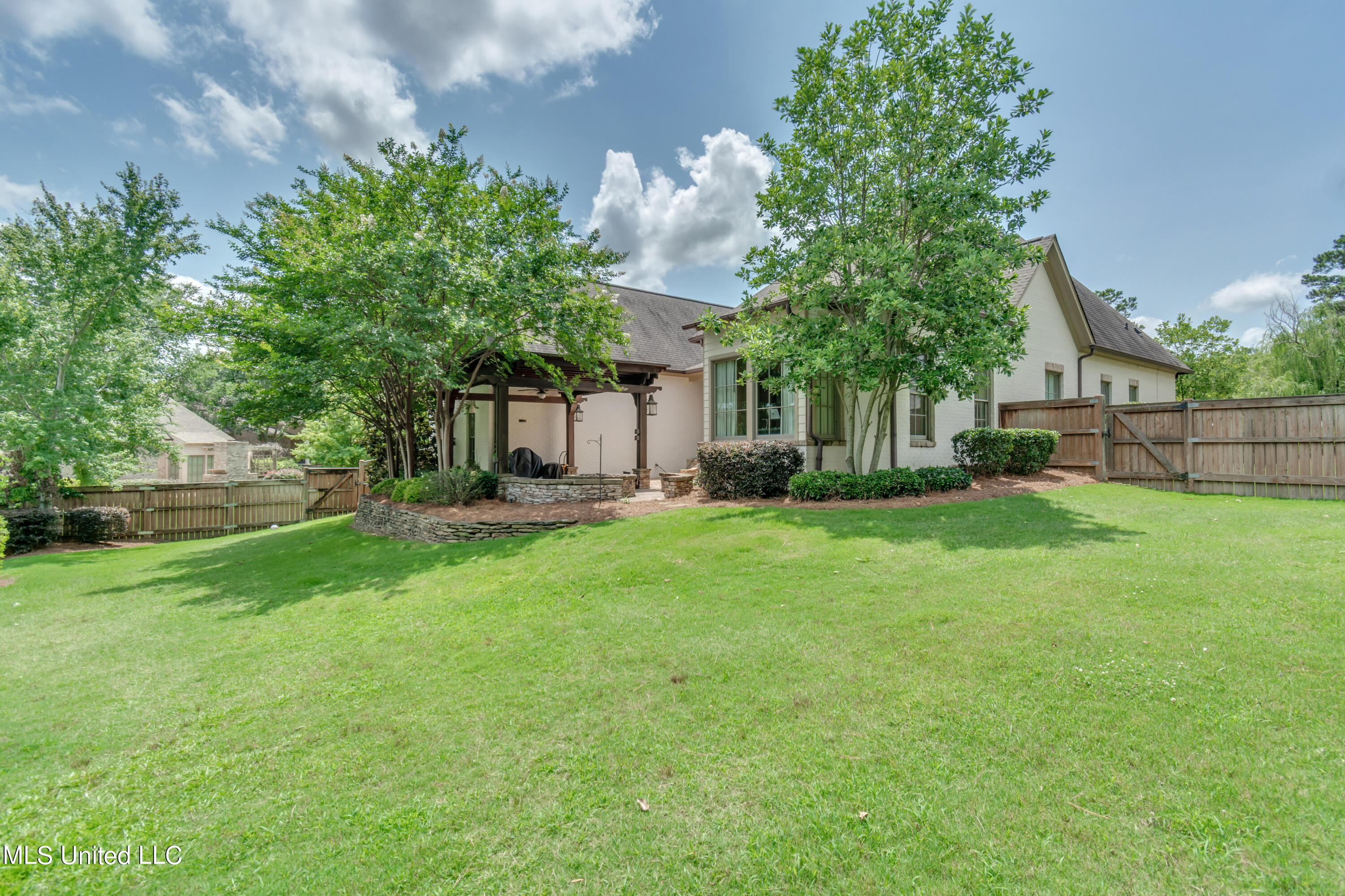 Madison, Mississippi 39110, United States, 4 Bedrooms Bedrooms, ,3 BathroomsBathrooms,Residential,Pending,86295