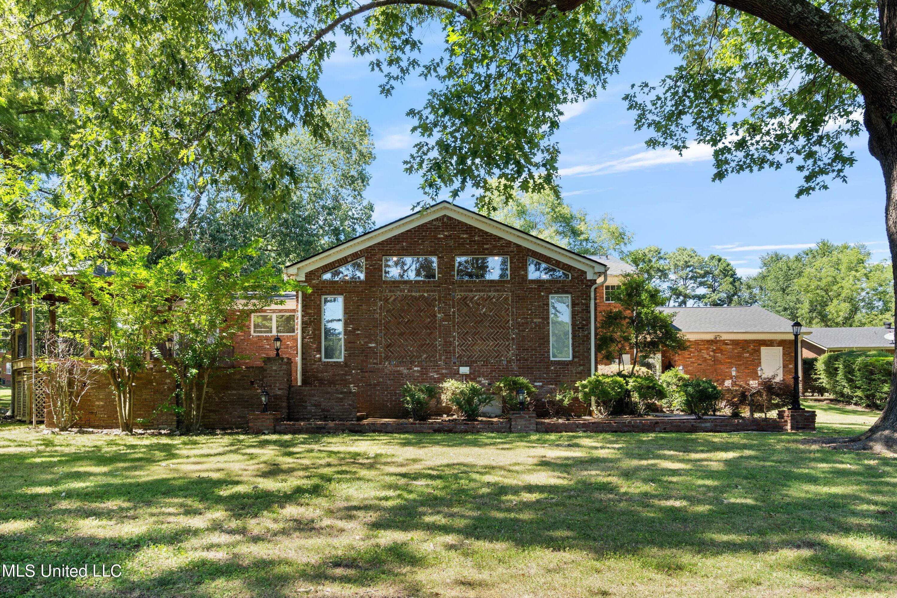 303 Cahill Street, Senatobia, Mississippi image 9