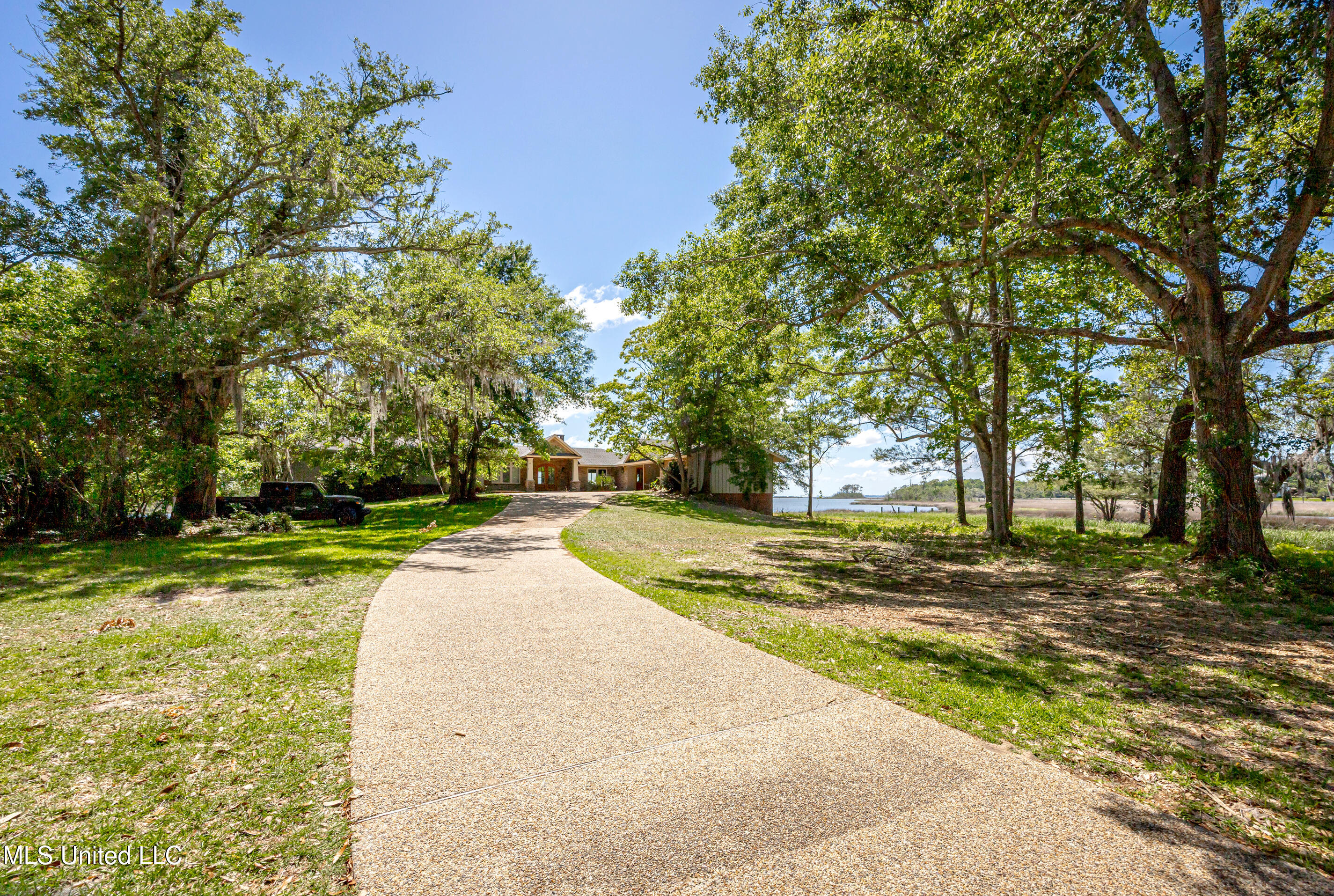 2801 Eagle Pine Drive, Ocean Springs, Mississippi image 6