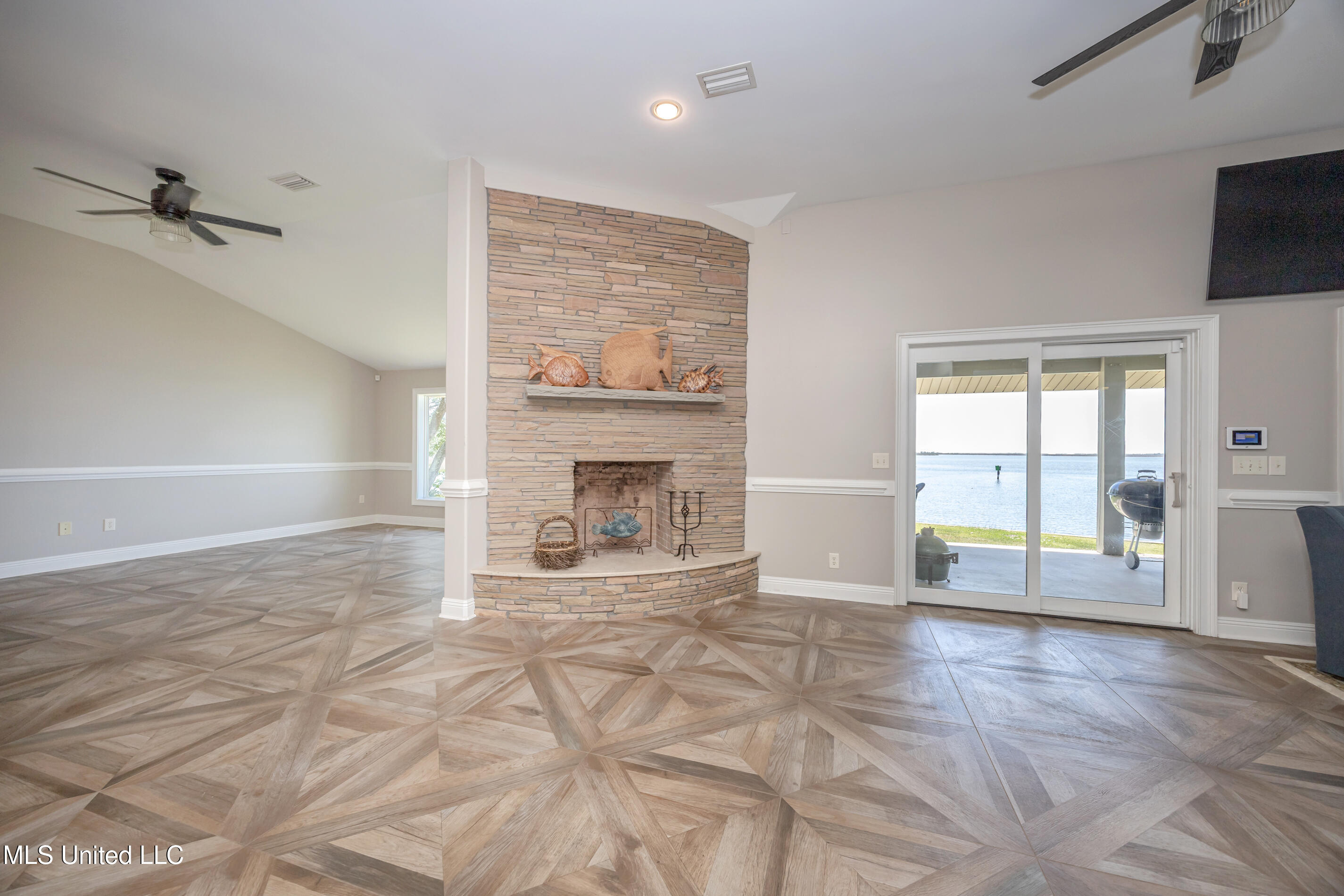 2801 Eagle Pine Drive, Ocean Springs, Mississippi image 13