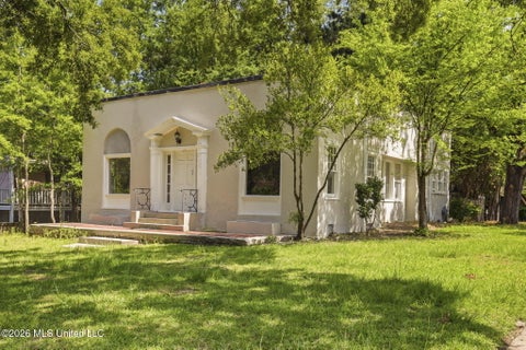 Homes For Sale - 801 Belhaven Street<br/> Hinds County, Jackson, MS 39202