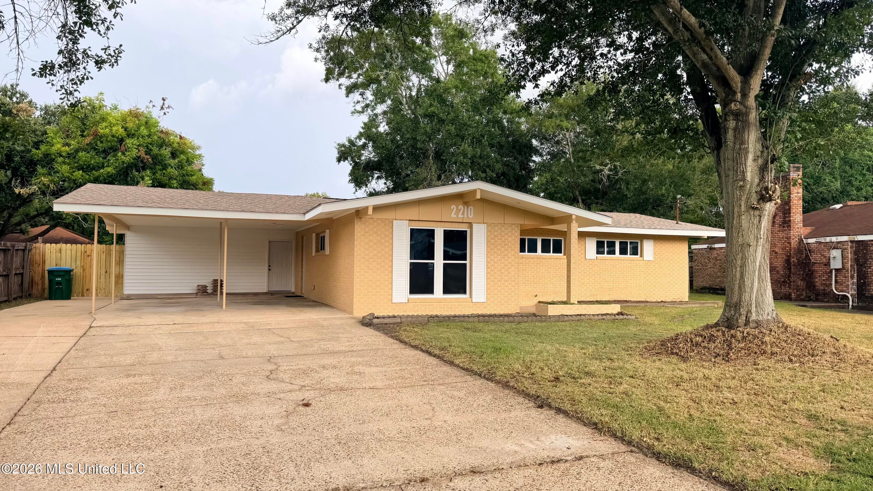 Photo 1 of 26 — 2210 Glendale Street, Pascagoula, MS 39567