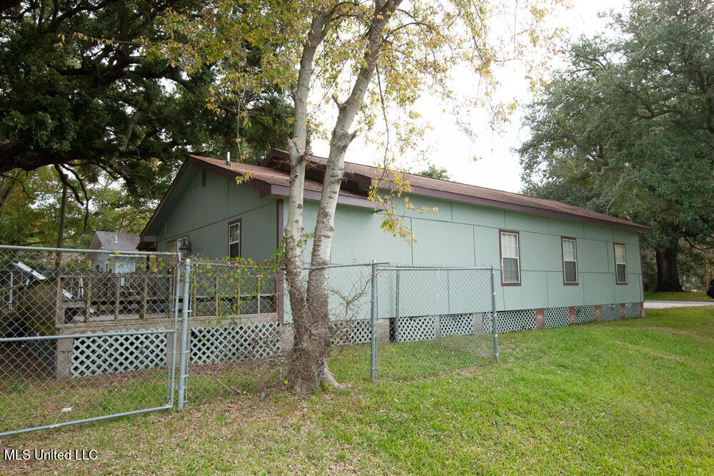 615 Mckinley Avenue, Pascagoula, Mississippi image 2