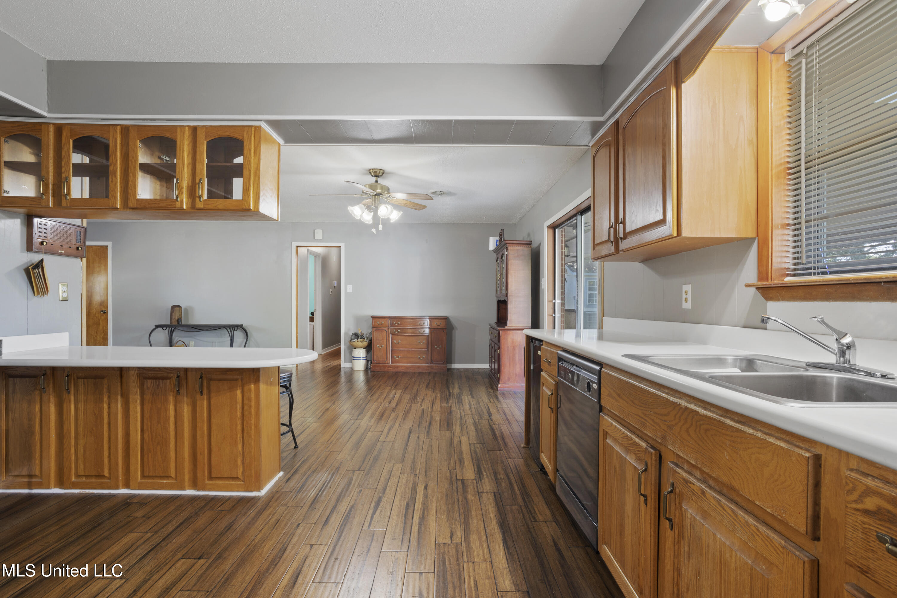 2208 Popps Ferry Road, Biloxi, Mississippi image 11