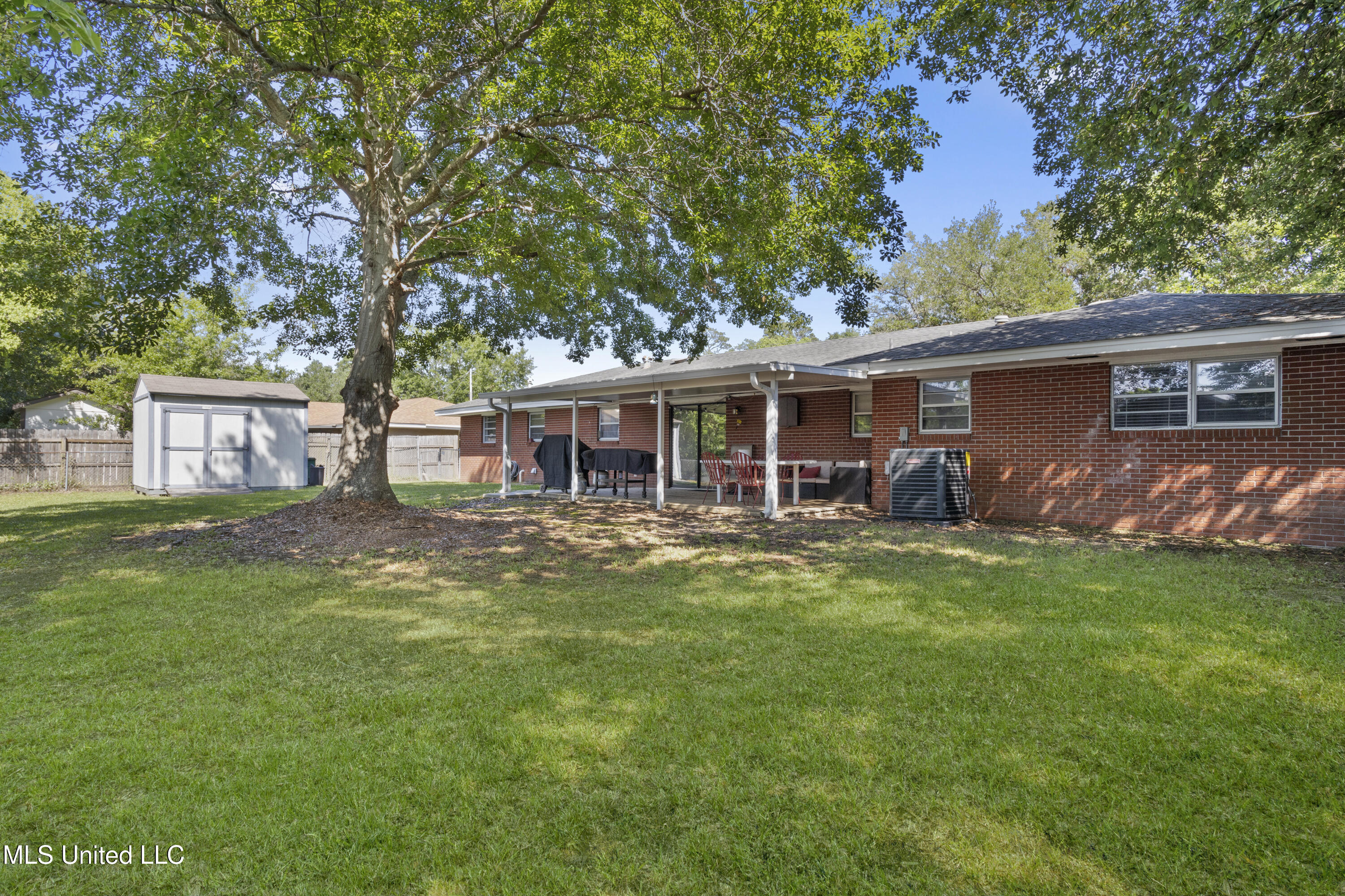 2208 Popps Ferry Road, Biloxi, Mississippi image 23