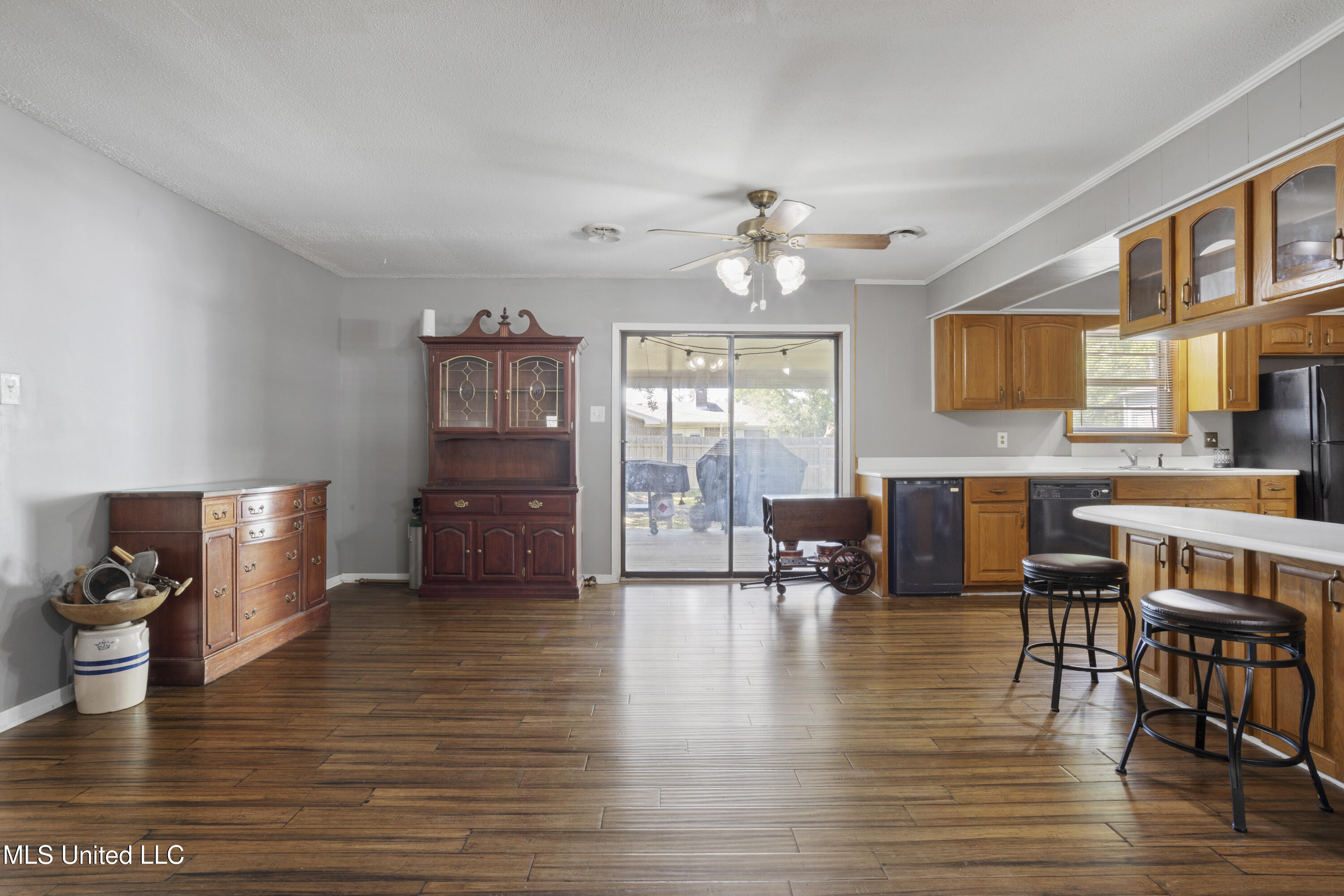 2208 Popps Ferry Road, Biloxi, Mississippi image 12