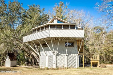 Homes For Sale - 7417 Bluff Point Road<br/> Gautier, MS 39553