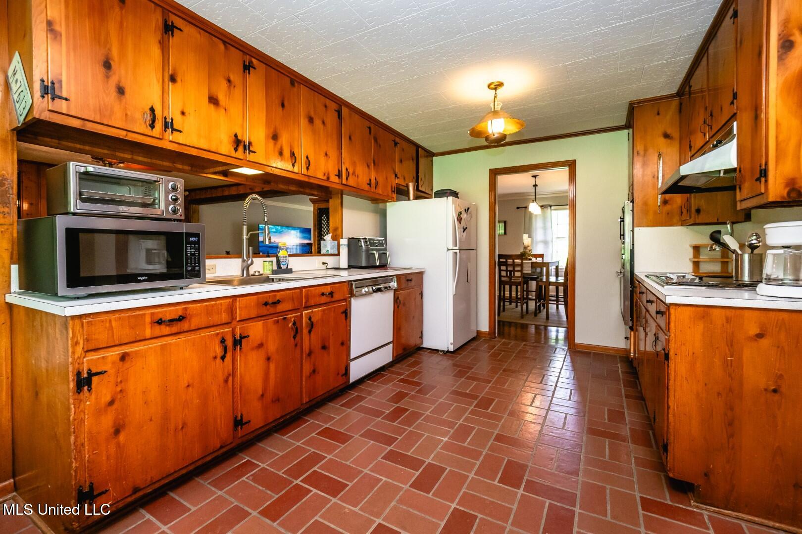 2012 Southwood Road, Jackson, Mississippi image 9