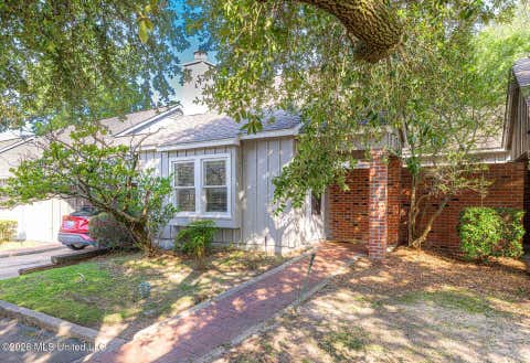 Condo For Sale - 107 River Place 1<br/> Jackson, MS 39211