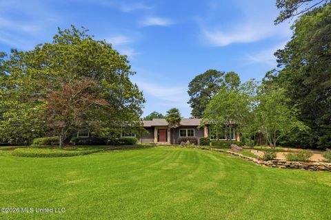 Homes For Sale - 4025 Dogwood Drive<br/> Jackson, MS 39211