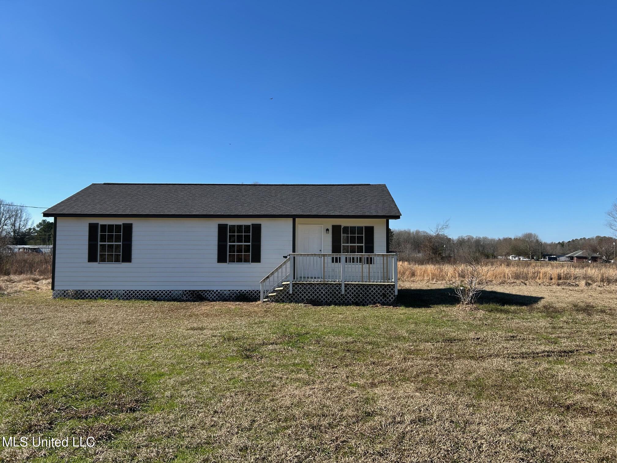 1033 Ruby Hughes Lane, Utica, Mississippi image 1