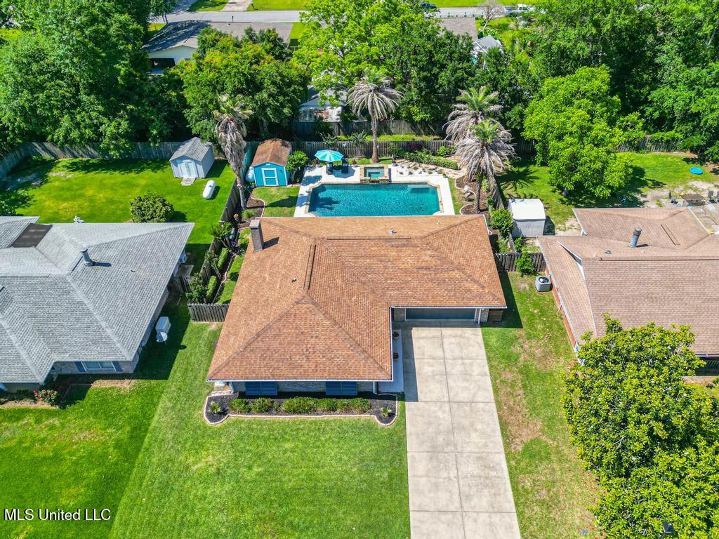 19027 Red Bud Drive, Long Beach, Mississippi image 2