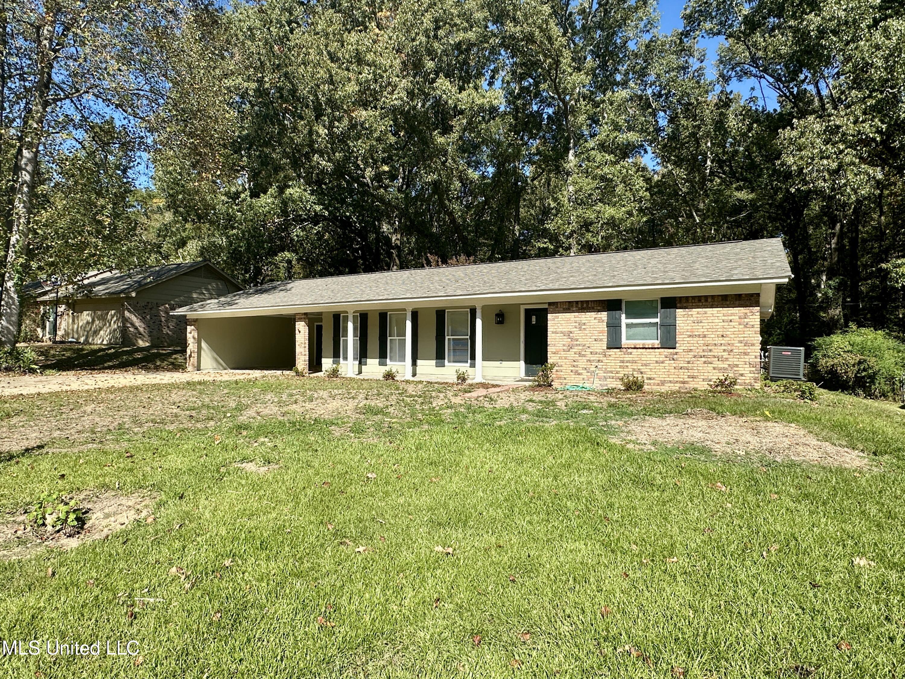 1211 Pineview Drive, Clinton, Mississippi image 6