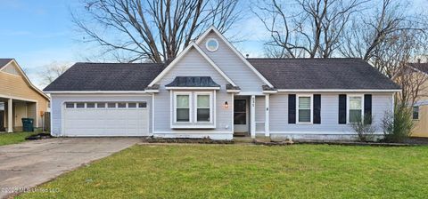 Homes For Sale - 631 Woodsmoke Drive<br/> Southaven, MS 38671