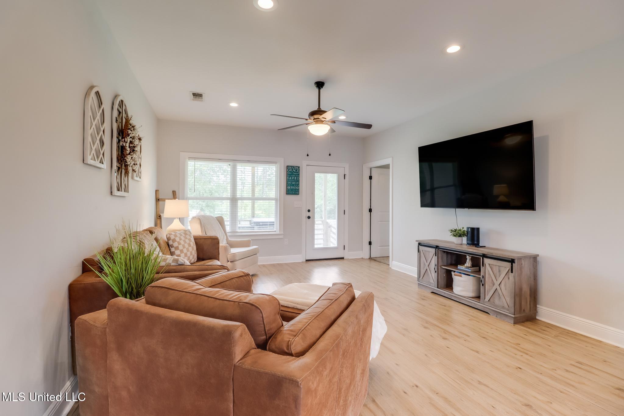 3927 Washington Avenue, Gulfport, Mississippi image 3