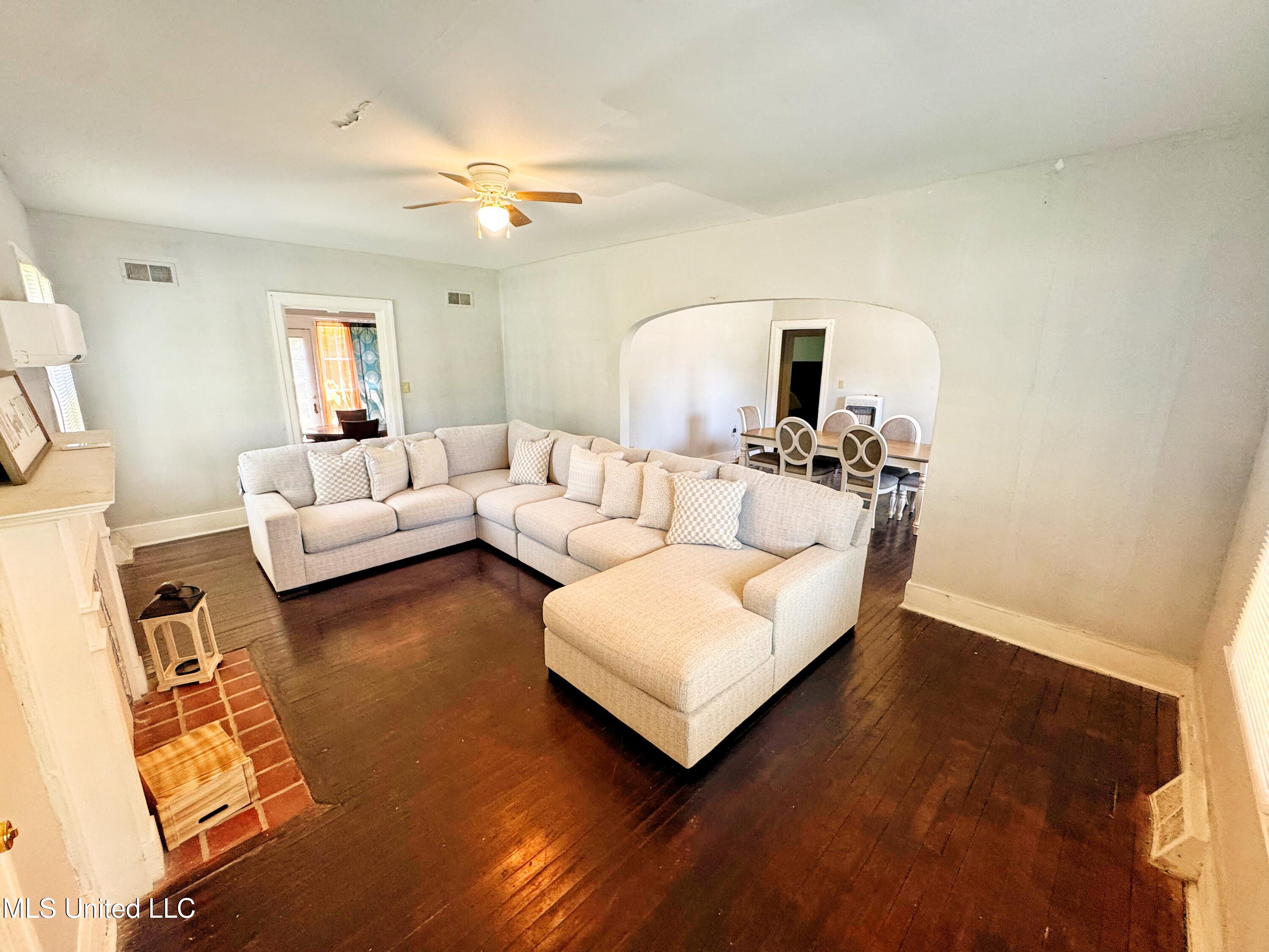 340 Elm Avenue, Clarksdale, Mississippi image 2