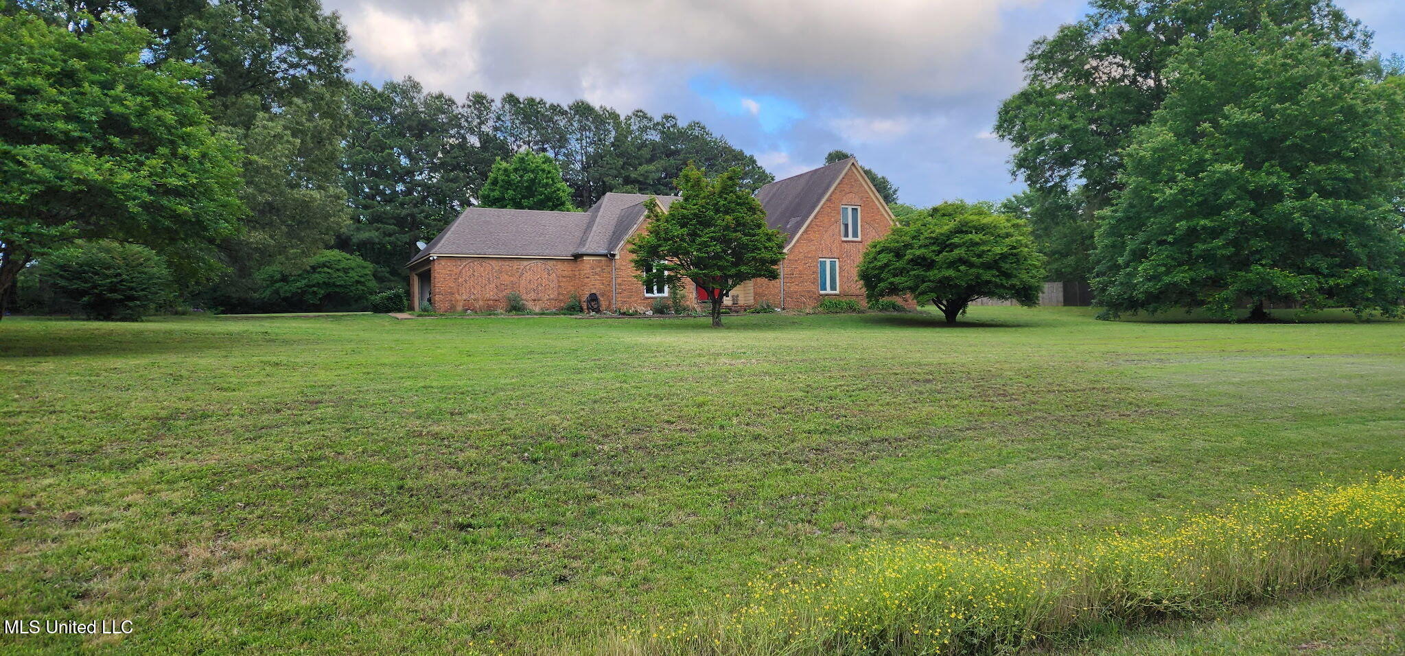 3250 Oakleaf Dr Drive, Olive Branch, Mississippi image 2