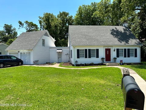 Homes For Sale - 1700 Robinson Street<br/> Adams County, Natchez, MS 39120