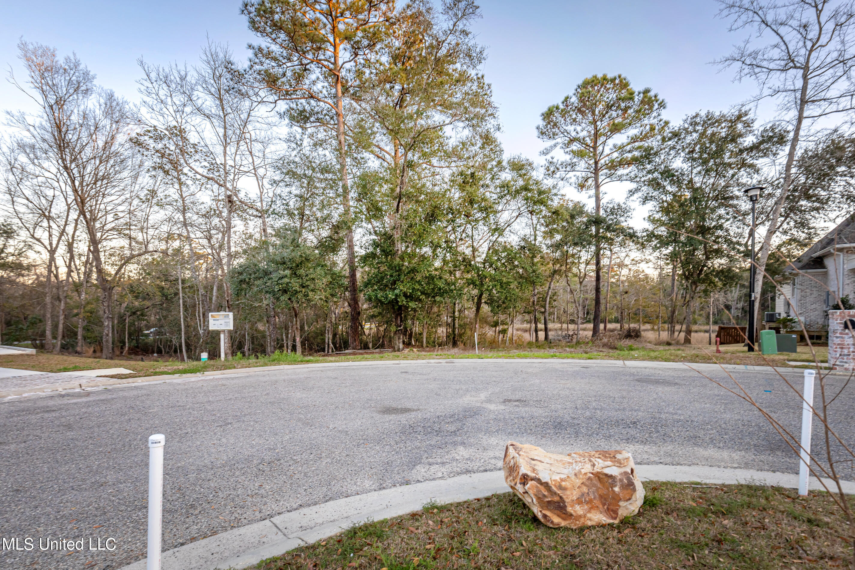 210 Bluff Cove, Ocean Springs, Mississippi image 10