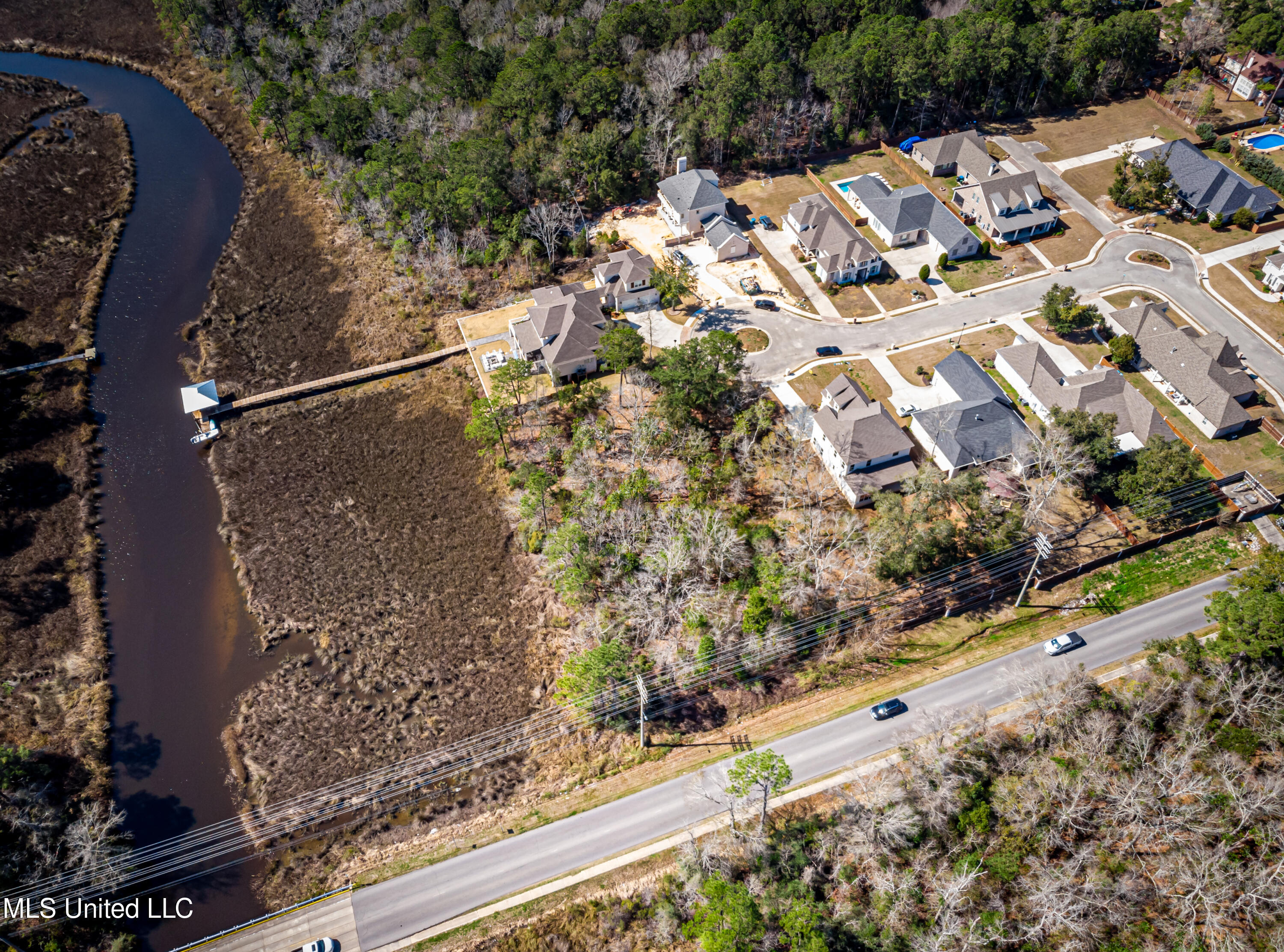 210 Bluff Cove, Ocean Springs, Mississippi image 3