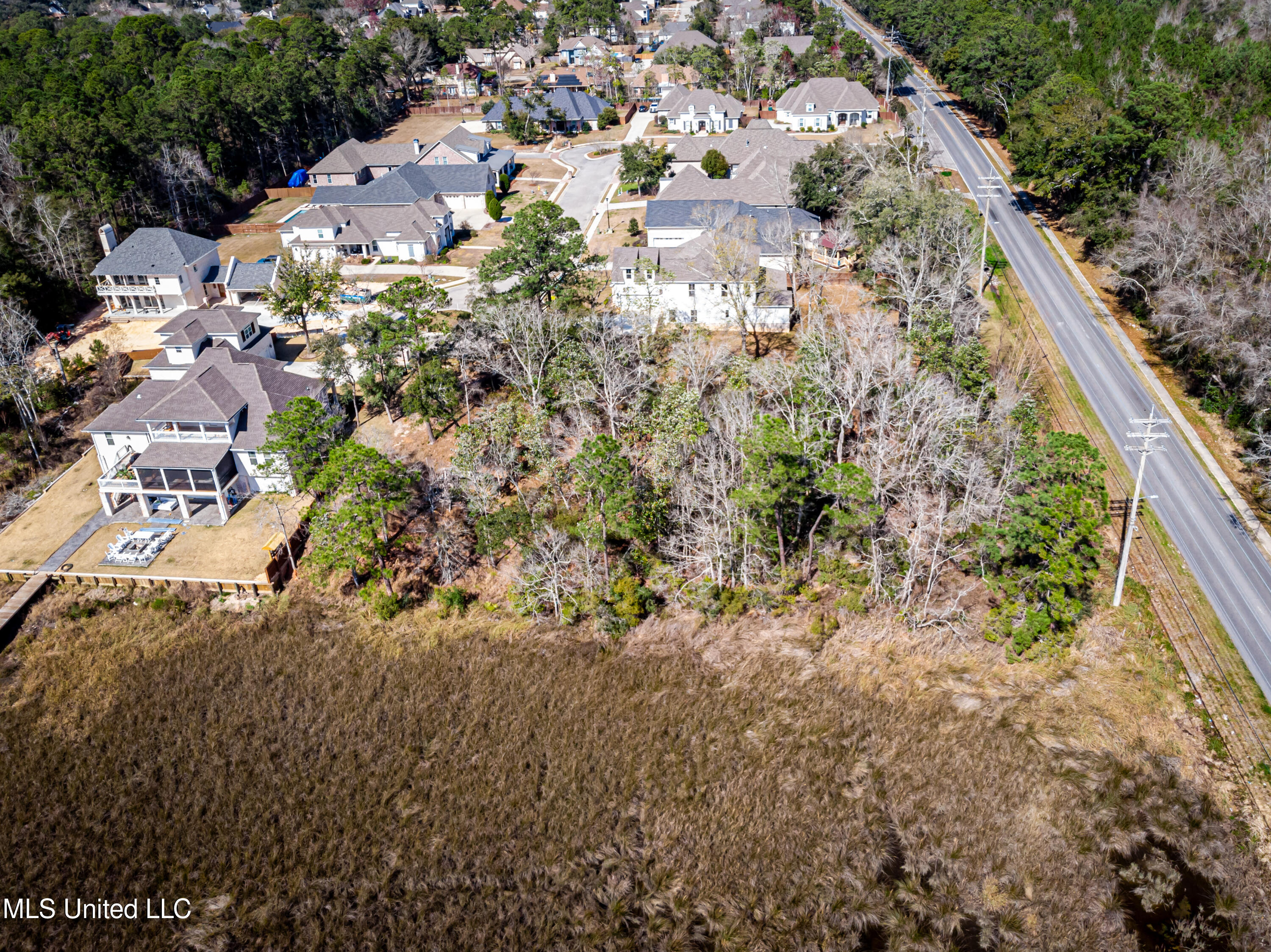 210 Bluff Cove, Ocean Springs, Mississippi image 9
