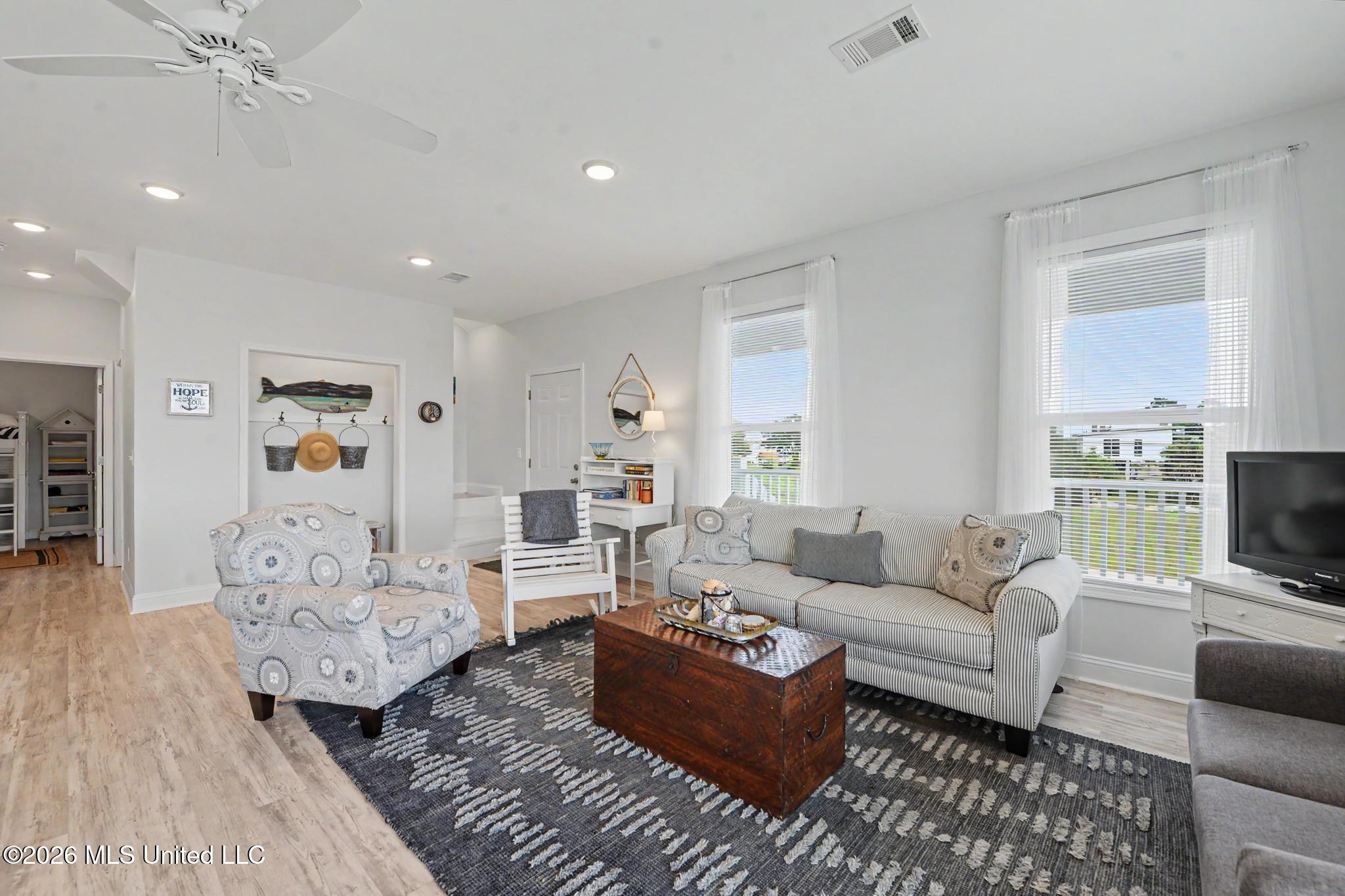 304 S Seashore Avenue