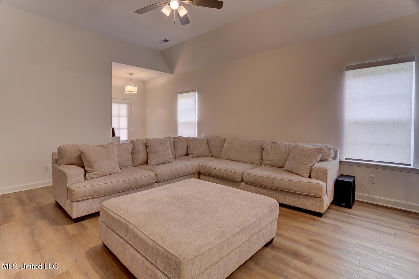 2561 Dela Dr Drive, Southaven, Mississippi image 12